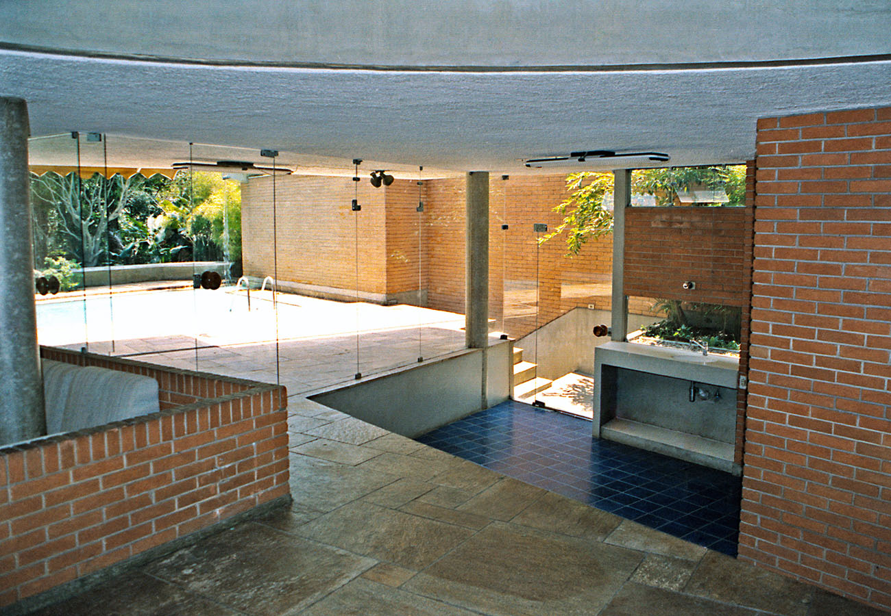 绿意盎然的家庭住宅-46