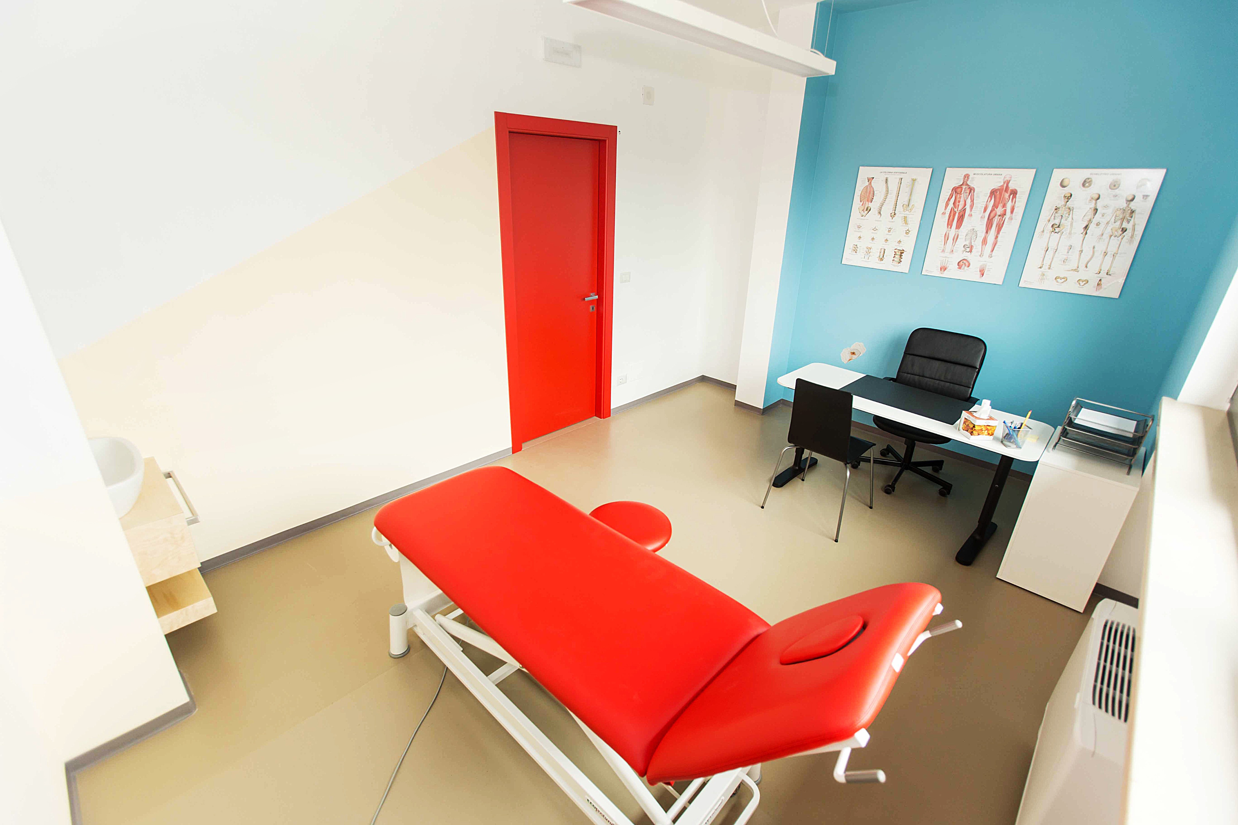 和谐均衡 | 多功能运动医疗中心设计-17