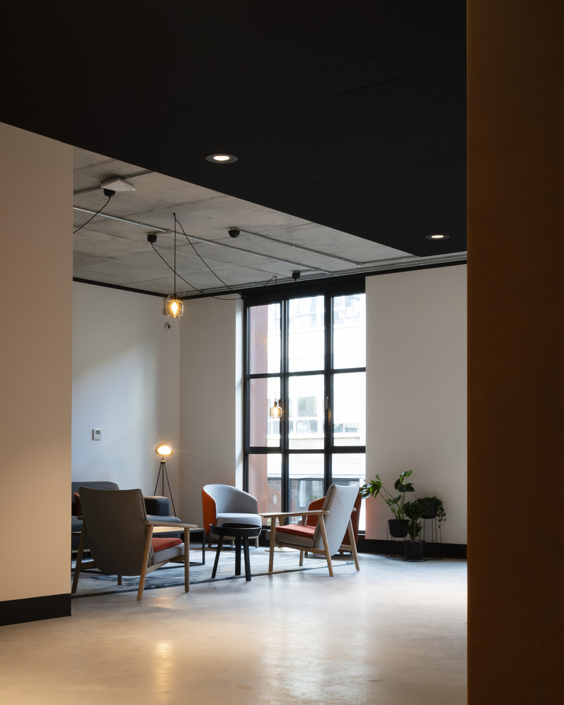 The Frames（砖,金属,玻璃的创意空间）-47