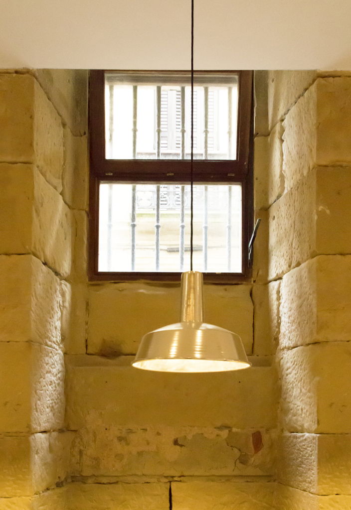 自然有机的低成本咖啡馆设计-15