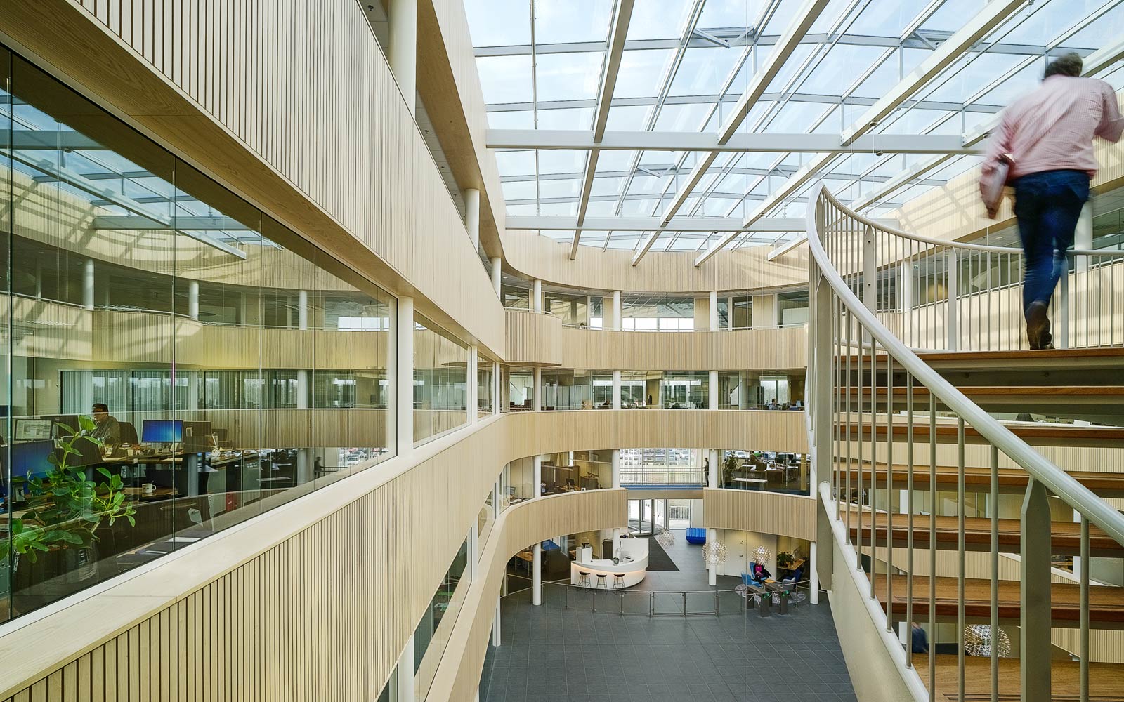 流线型总部大楼 | Inalfa Roof Systems 荷兰办公空间-3