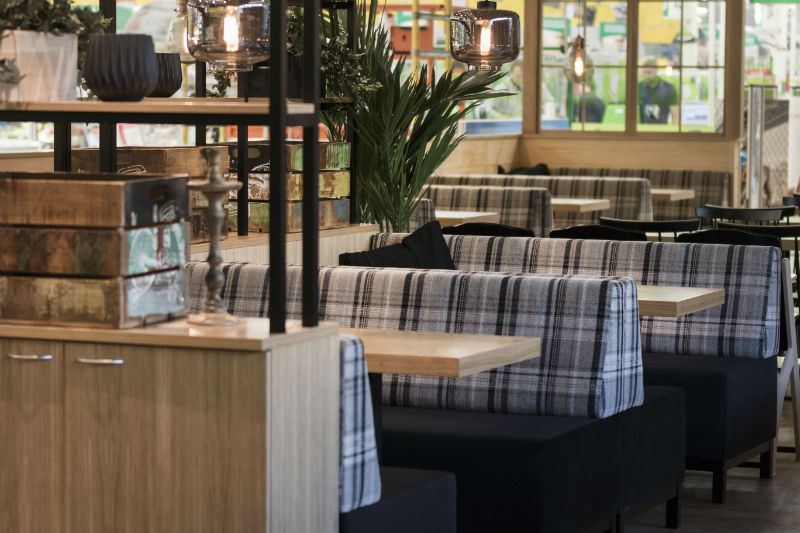 芬兰 Mylly 购物中心的 Kulman Kuppila 餐厅——现代与传统的完美融合-8