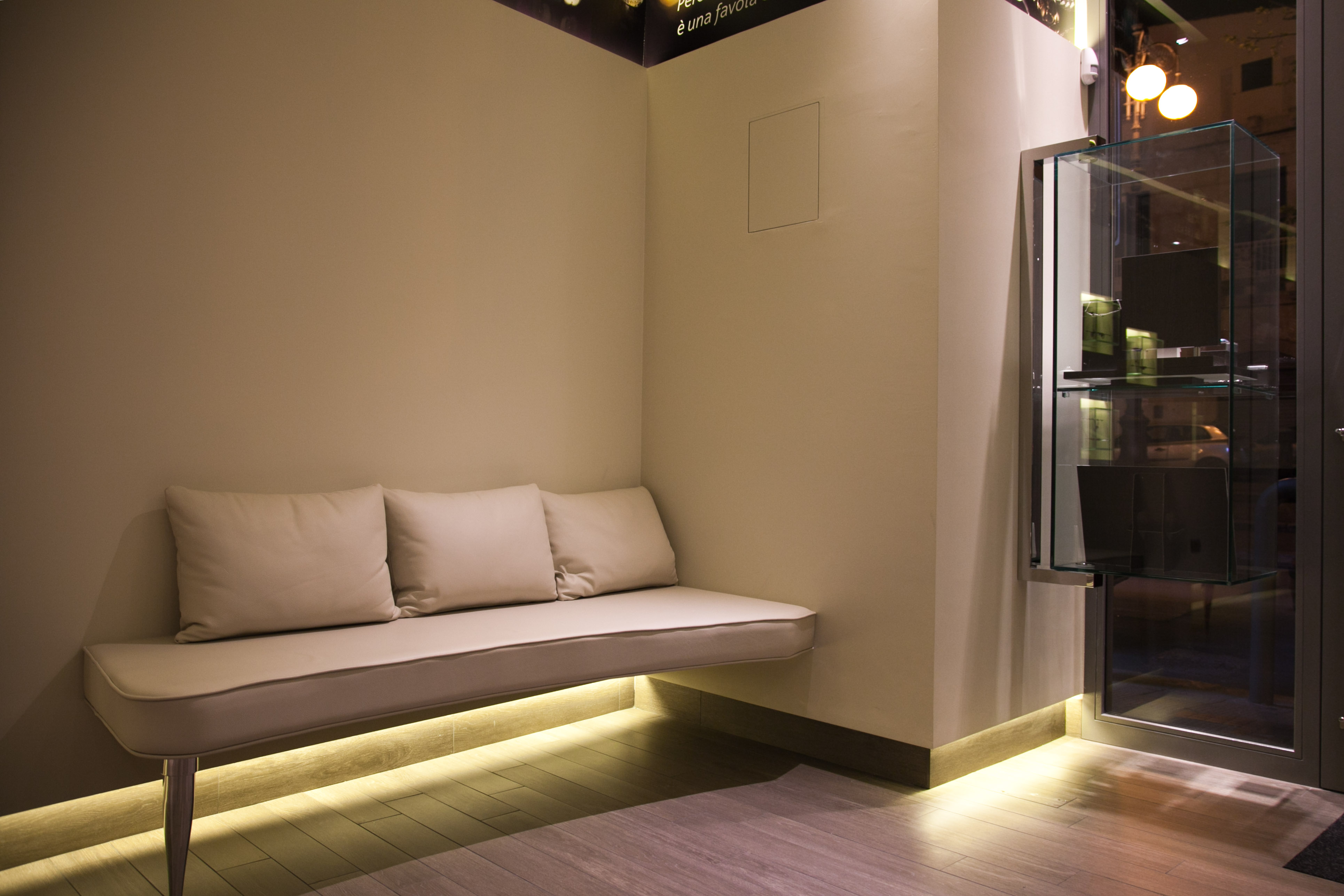 2016 年意大利 Bitonto Trollbeads 商店室内设计-6