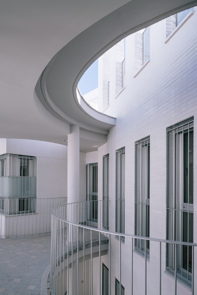 融合历史与当代的塞维利亚多户住宅-21