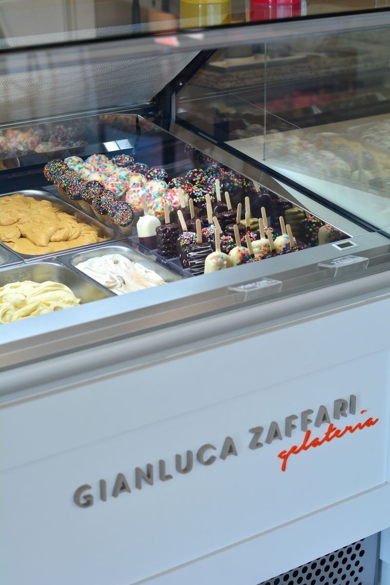 贾恩卢卡·扎法里冰淇淋店-0