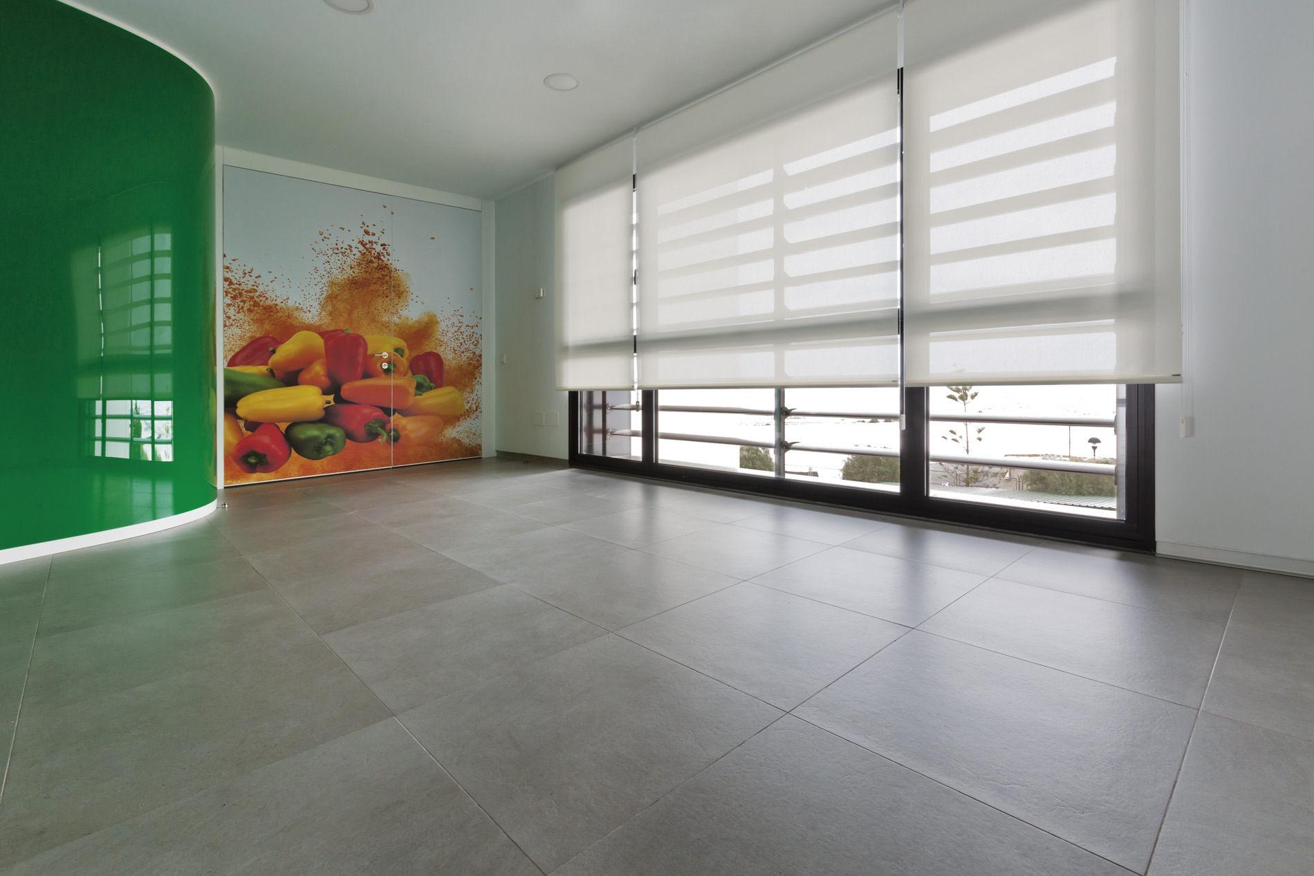 现代西班牙办公室的舒适卷帘设计-16