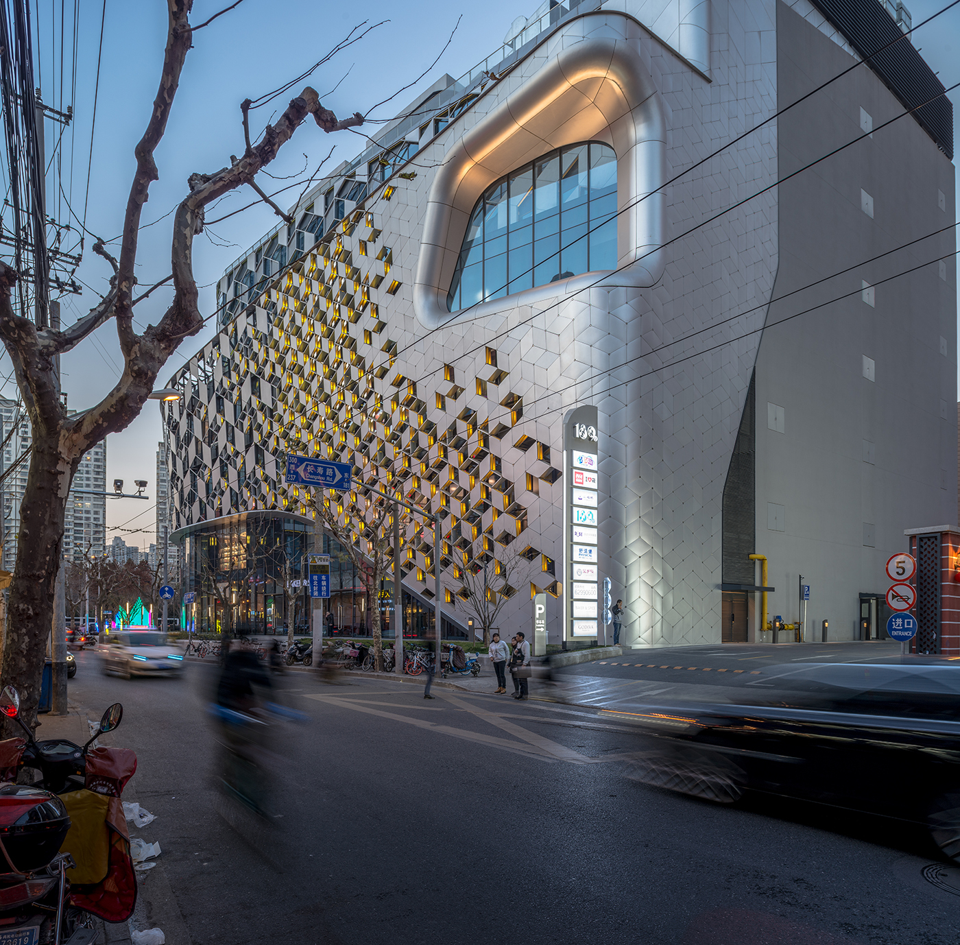 上海 Lane189 购物商场 | 阿格·利希特联手联合国工作室打造光之殿堂-8