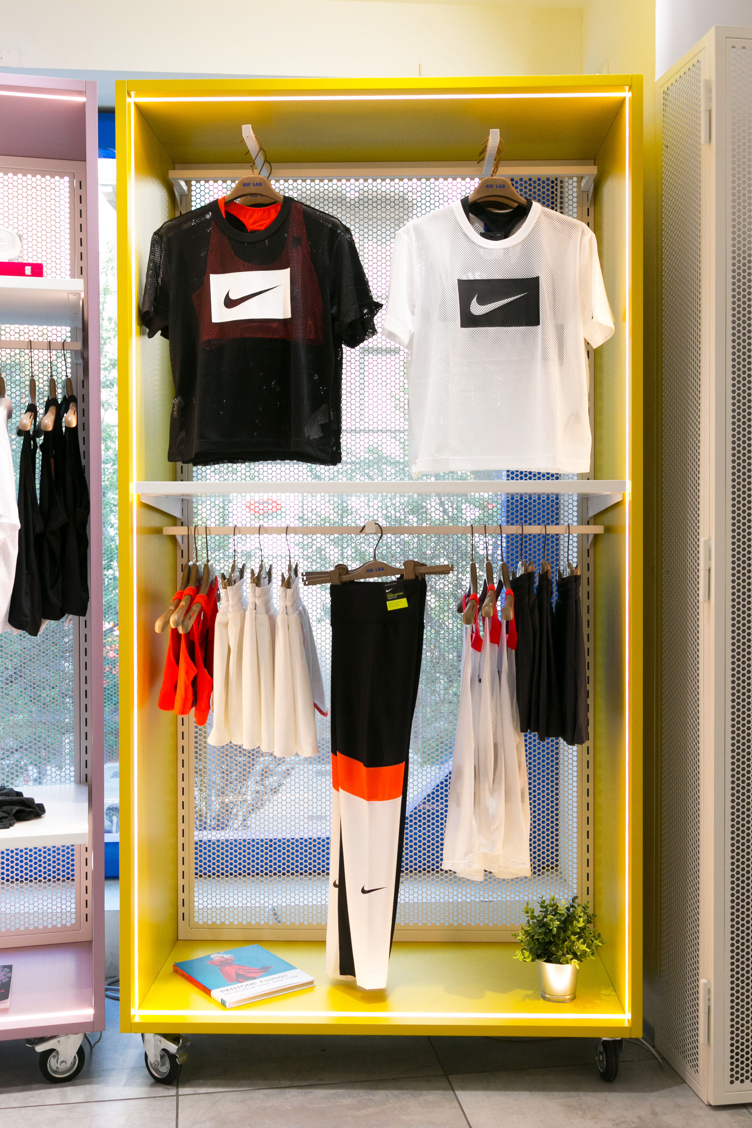 米兰 Nike 旗舰店女性空间设计-6