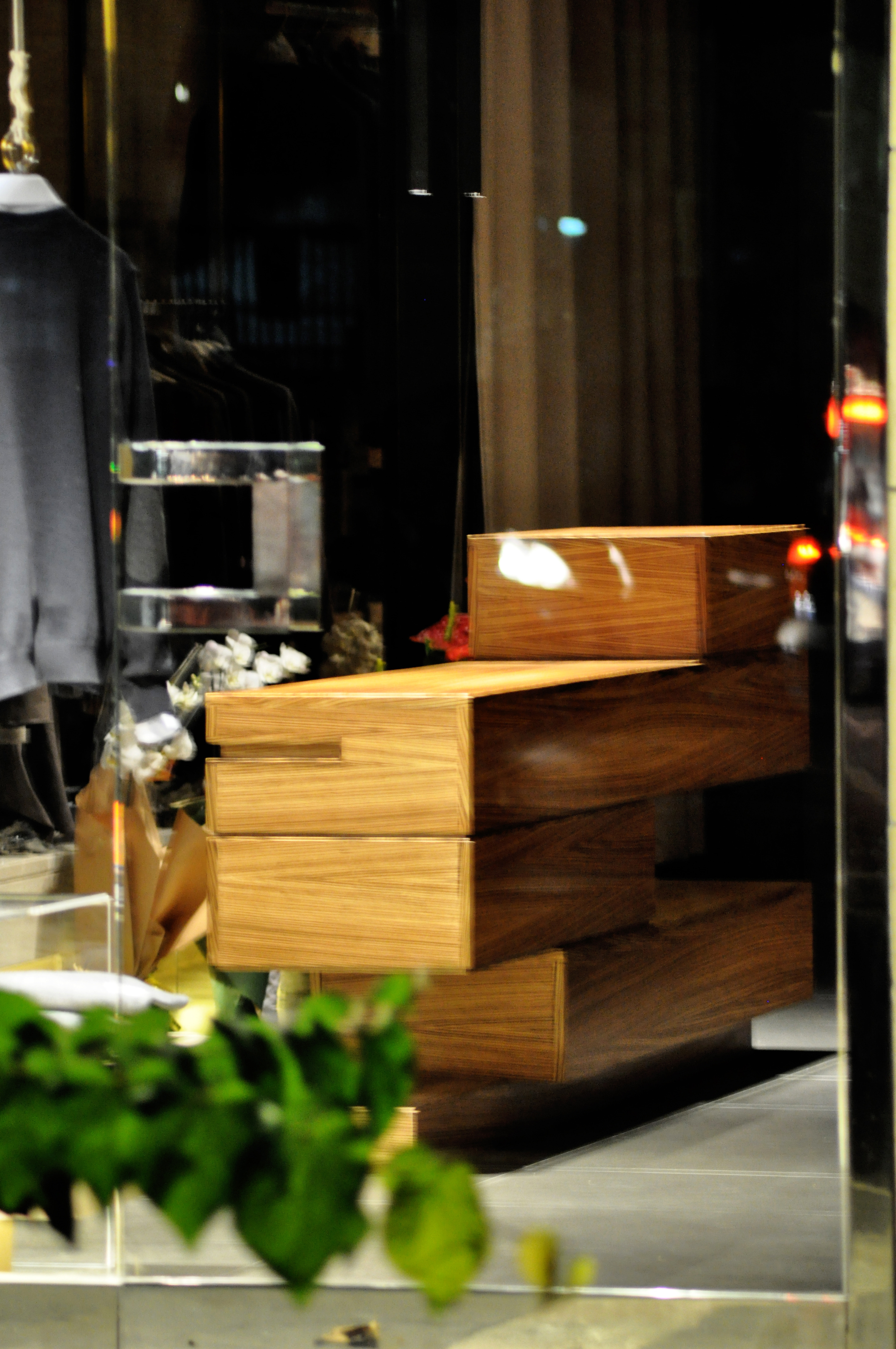 40 平米小店变身为魅力时尚空间-3