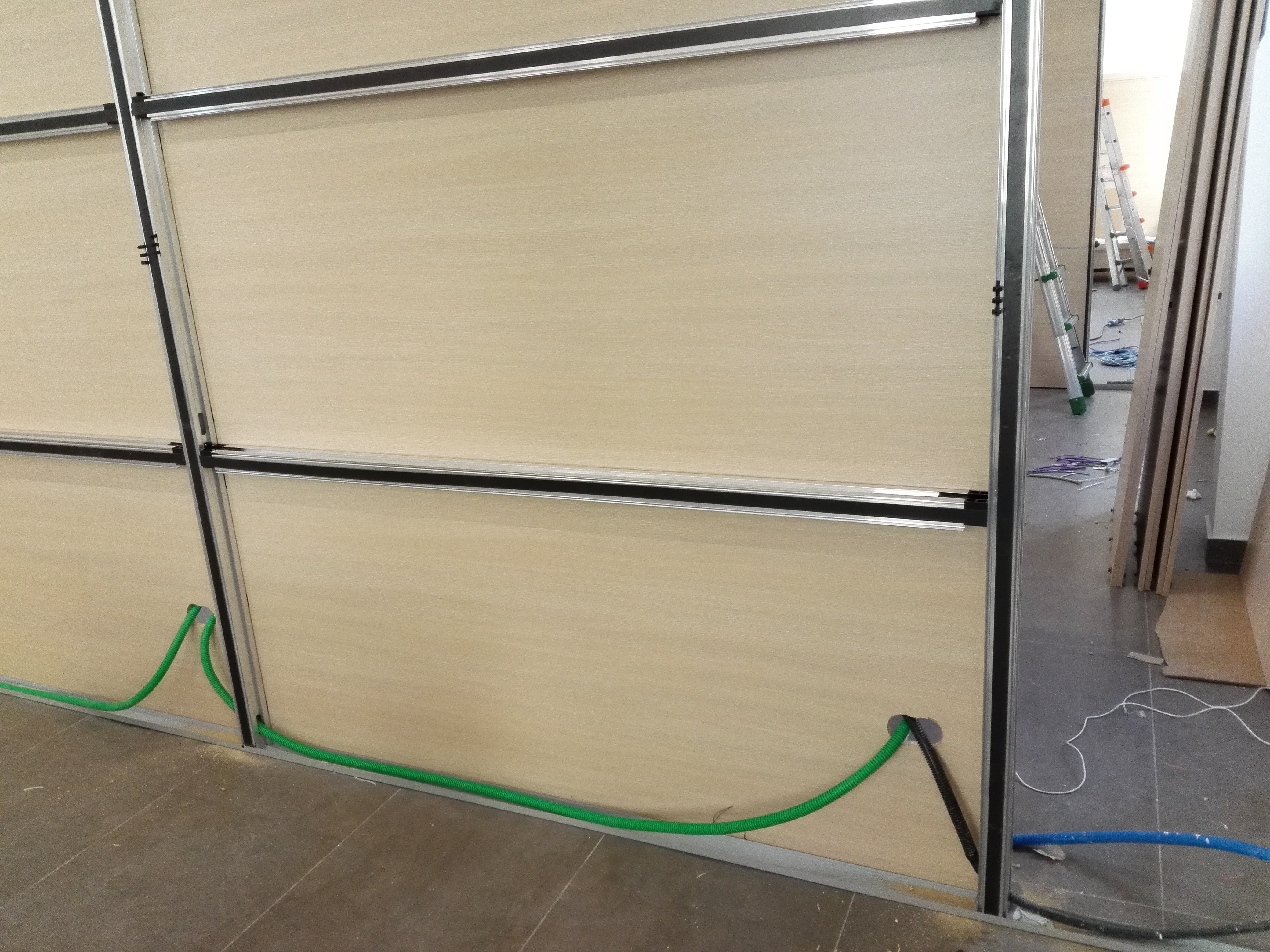 时尚学院 Naples 分隔墙设计-12