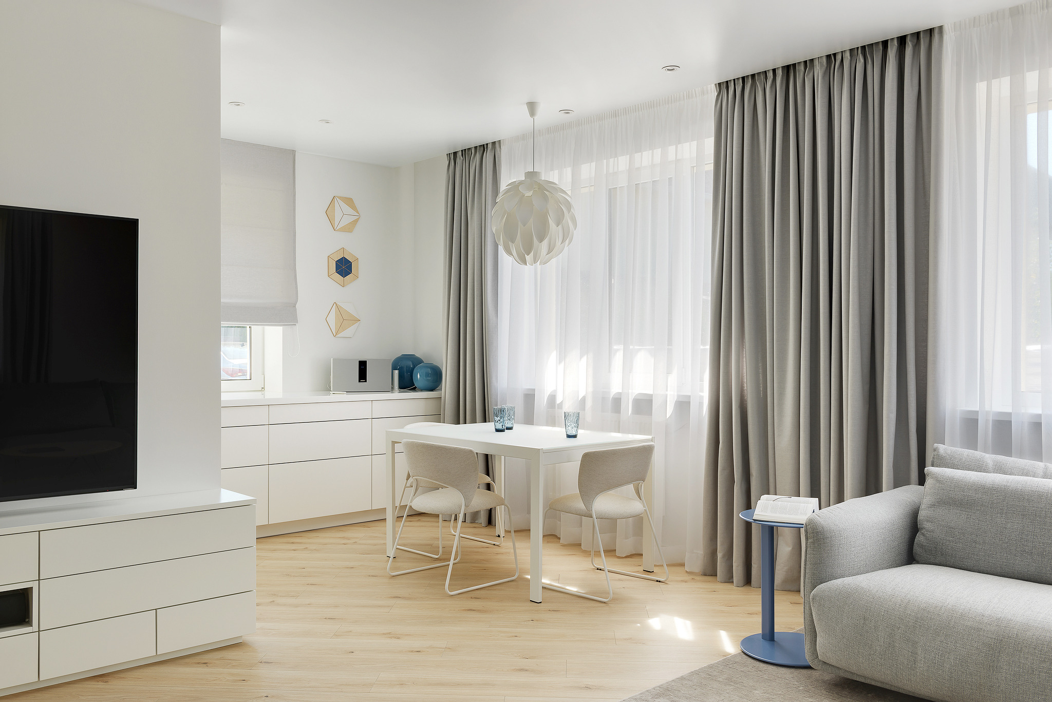 2016 年乌克兰郊区白色夏日别墅-4