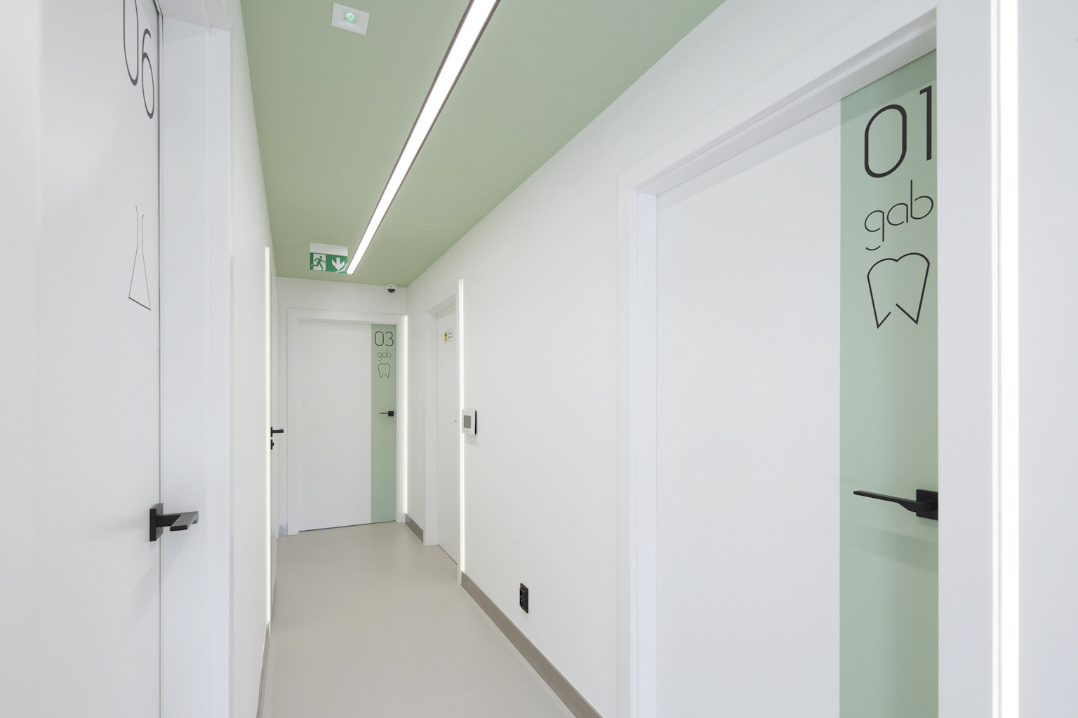 波兰卡托维兹牙科诊所室内设计-2