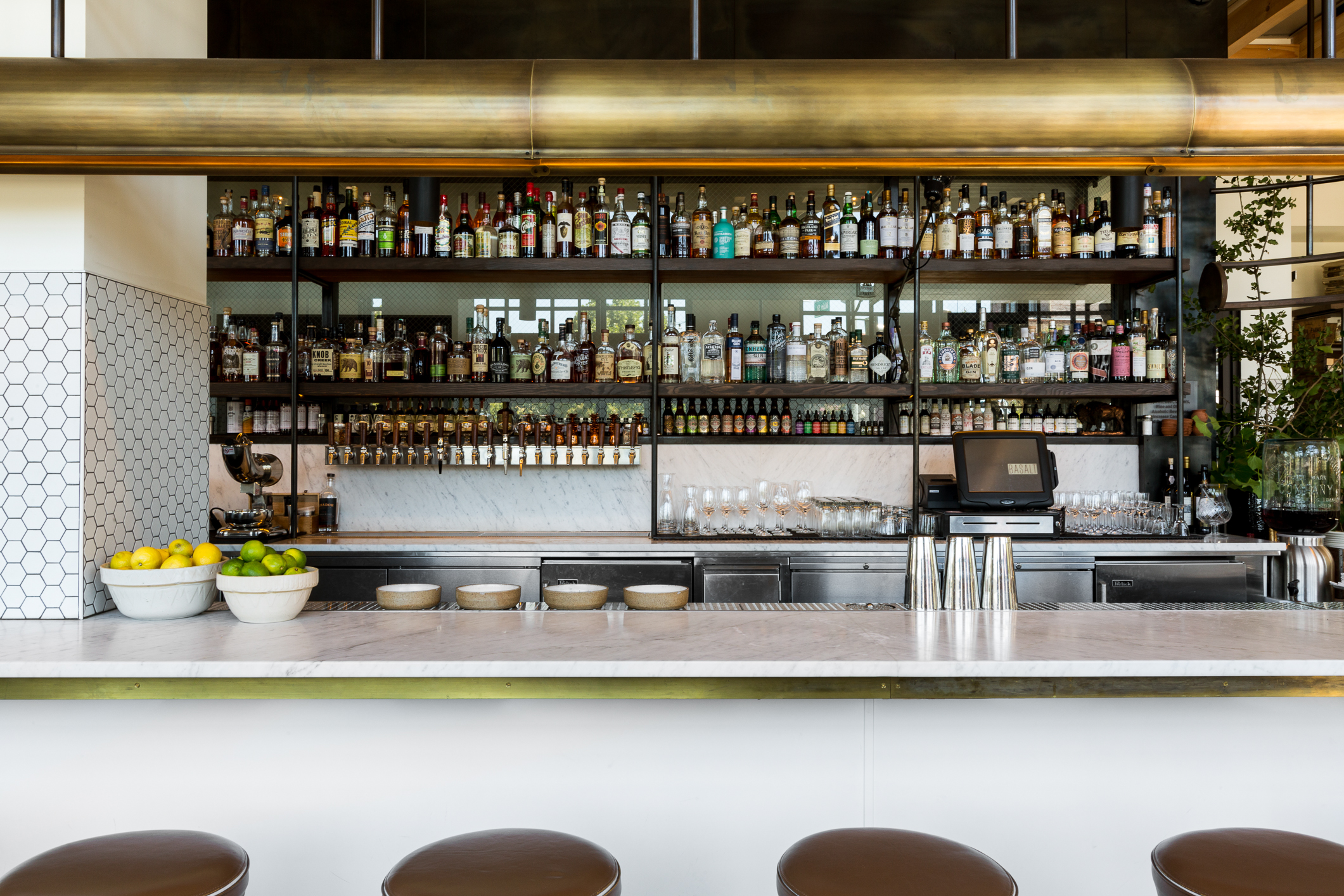 纳帕餐厅设计 | 融合古典与现代,展现加州风情-11