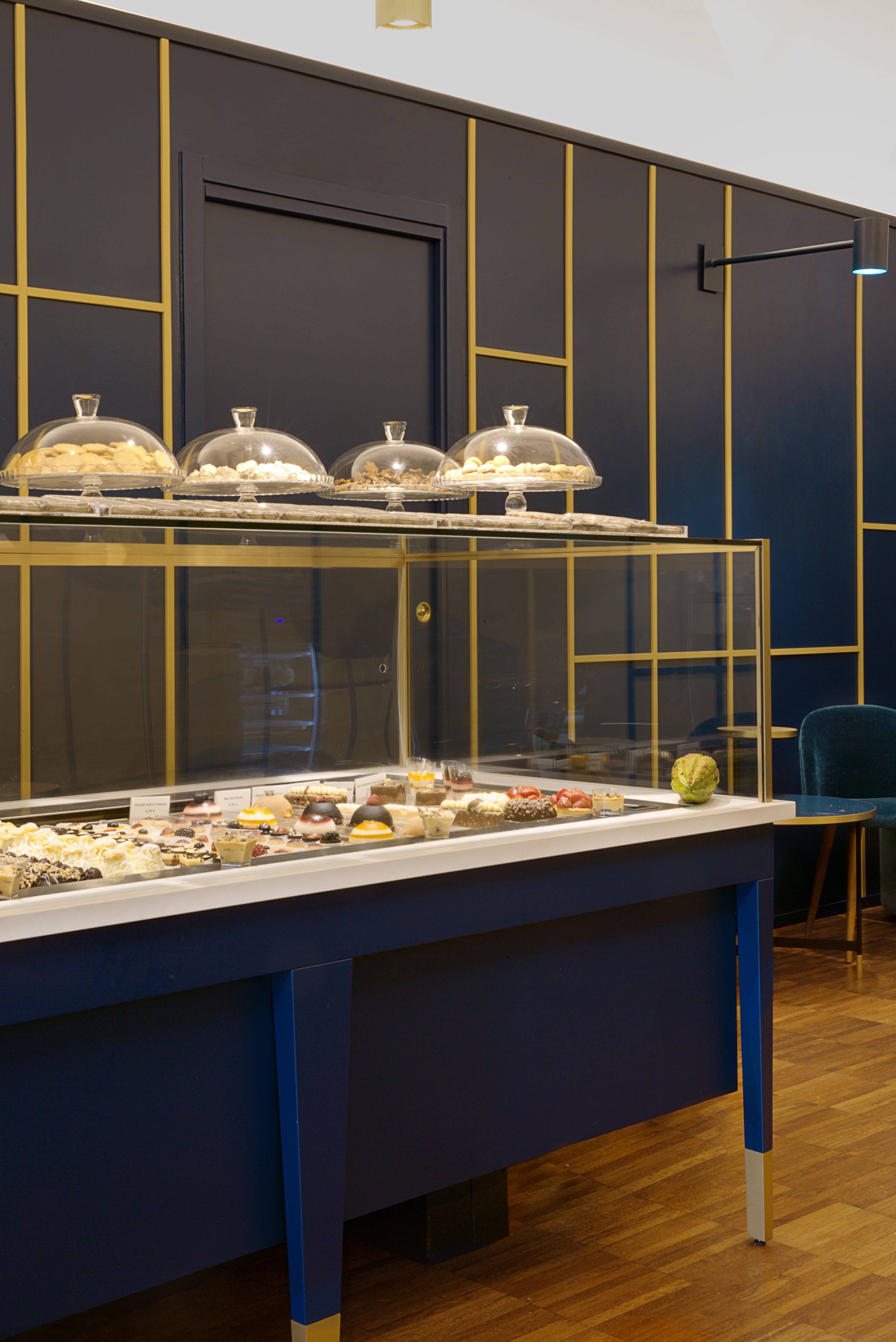 Gaudenti 1971 糕点店设计-6