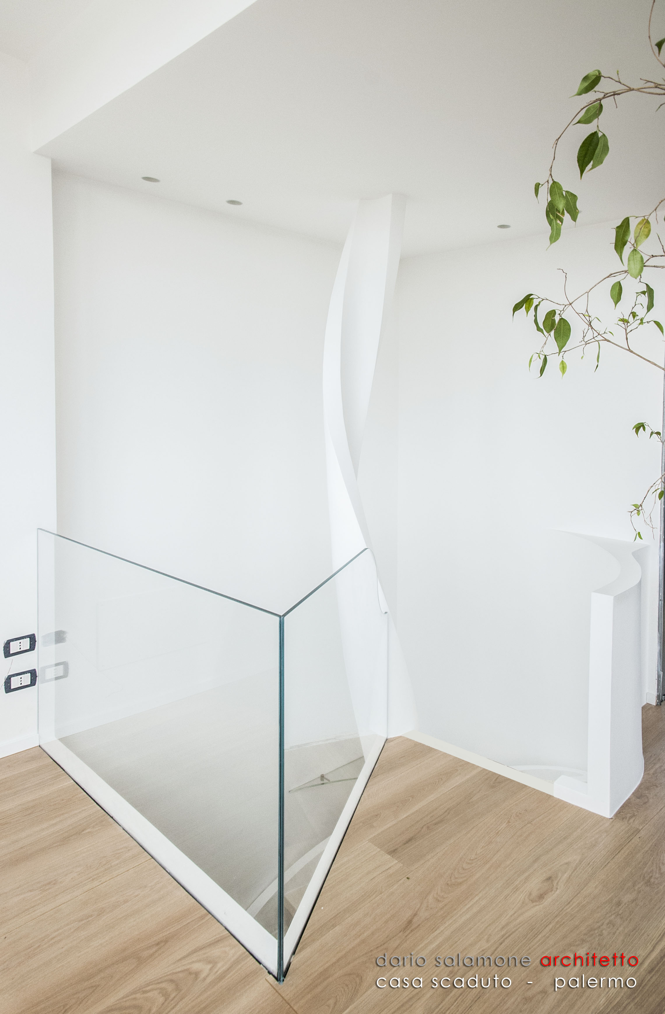 米兰公寓的精致生活 - 个性化家具与照明设计展现独特魅力-9