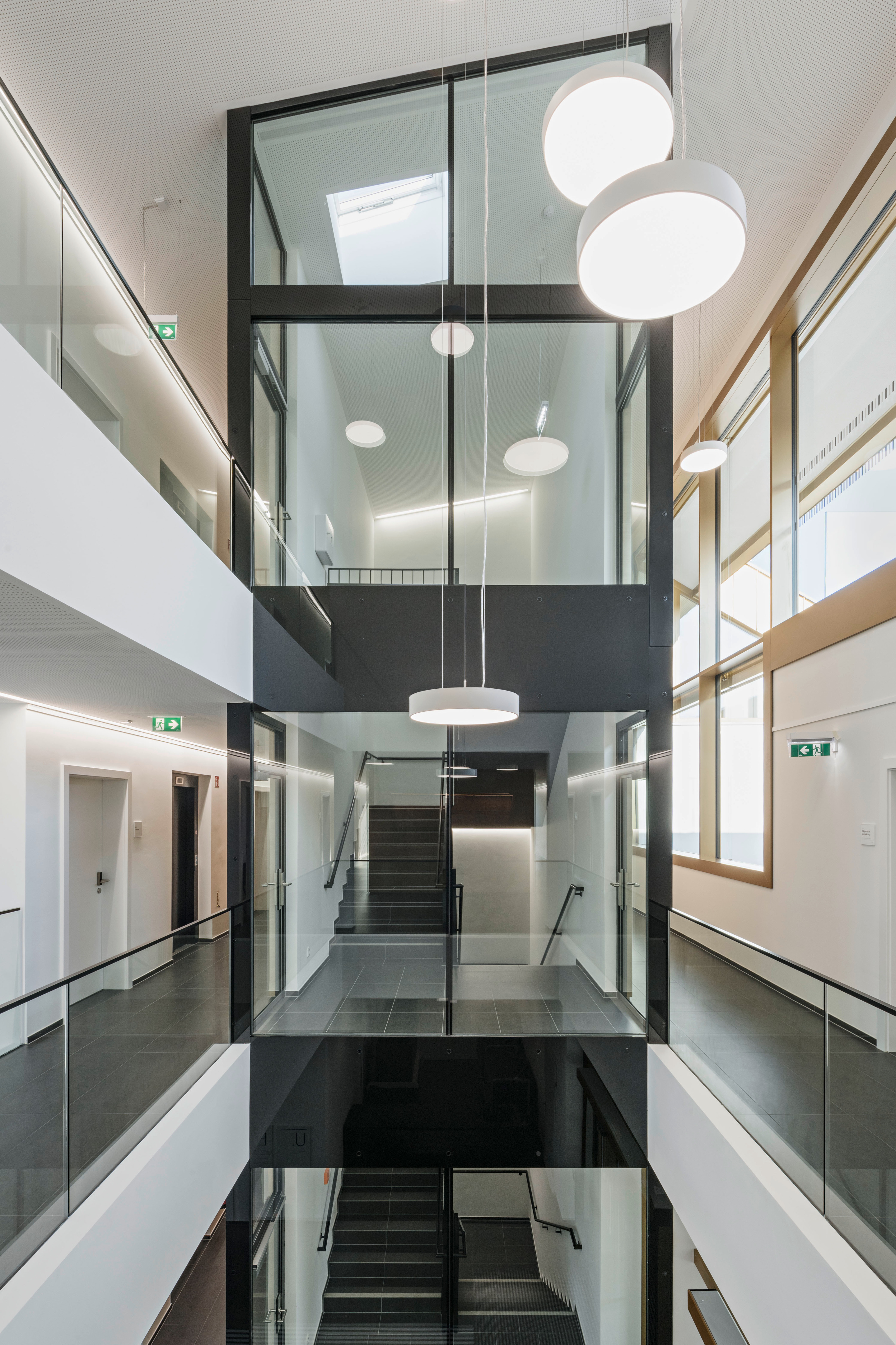 2018 年完成的政府机构室内设计项目-11