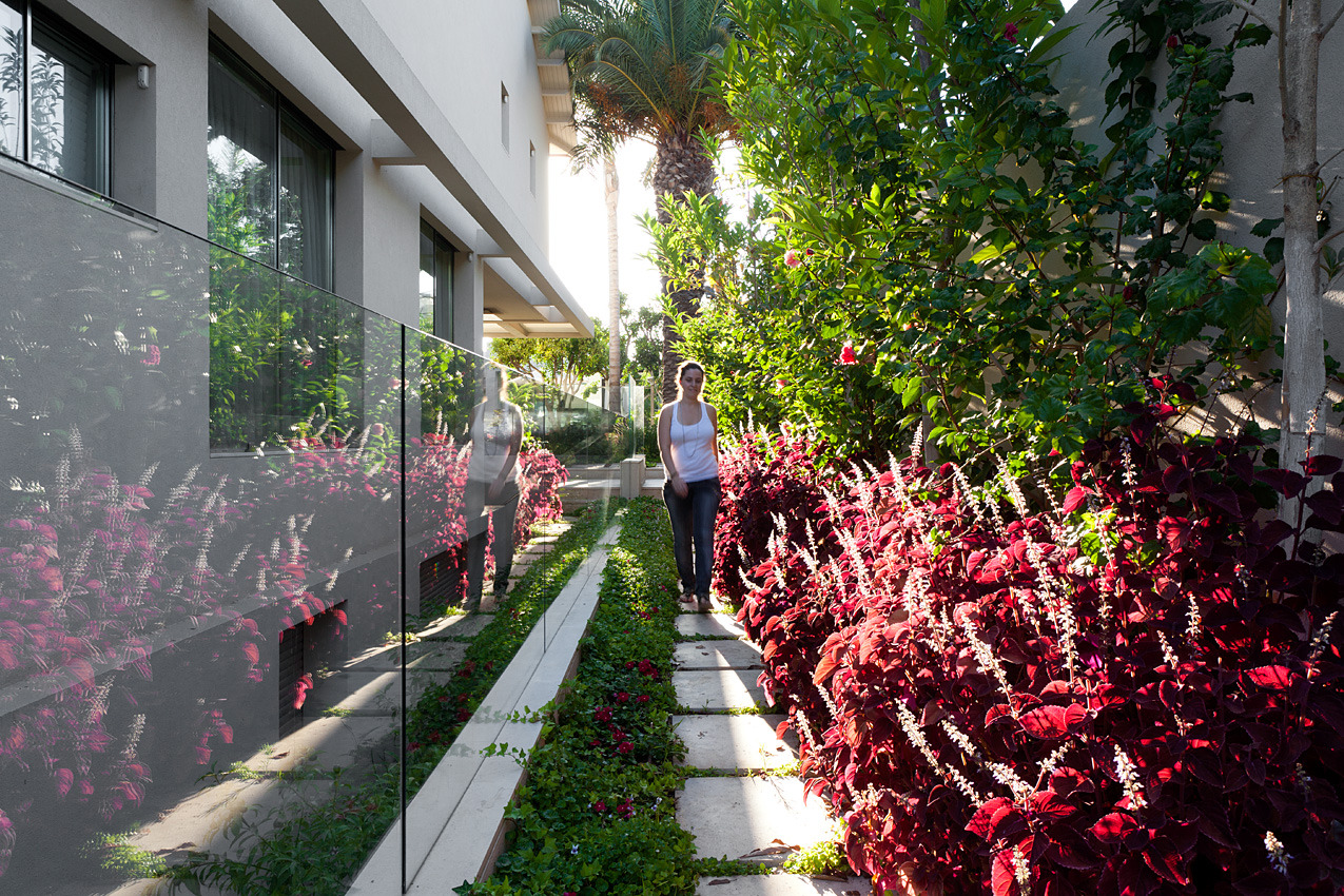 金光璀璨的家庭娱乐室-14