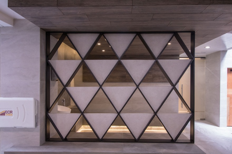 墨西哥乡村俱乐部拉斯·乌尔塔斯浴室和更衣室翻新-4