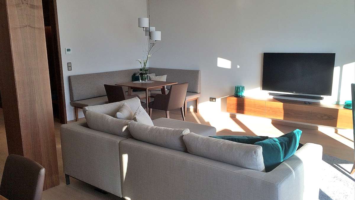 阿尔卑斯山间的五星级酒店改造-90