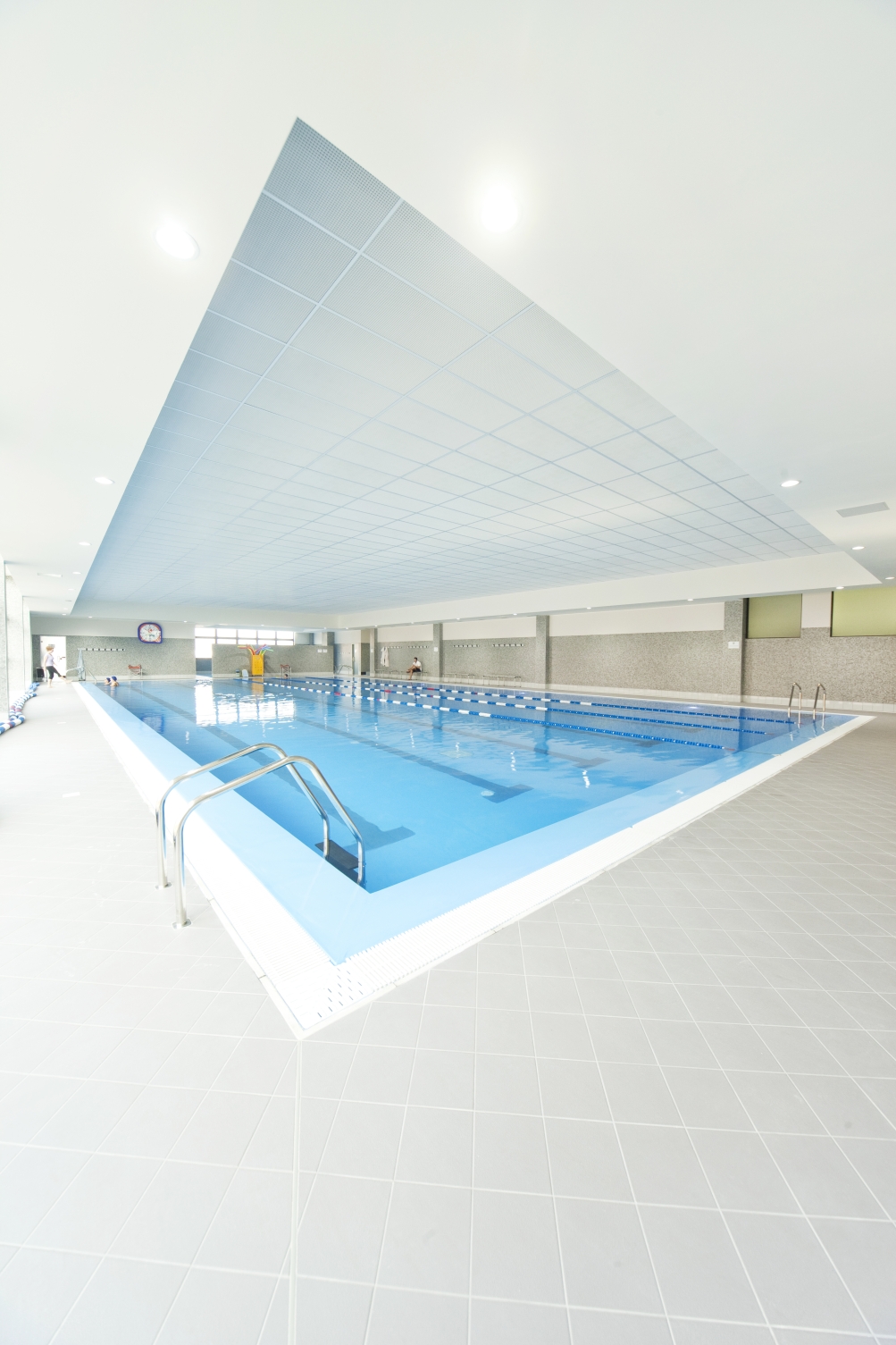 2011 年完成的健身游泳池体育中心设计-5
