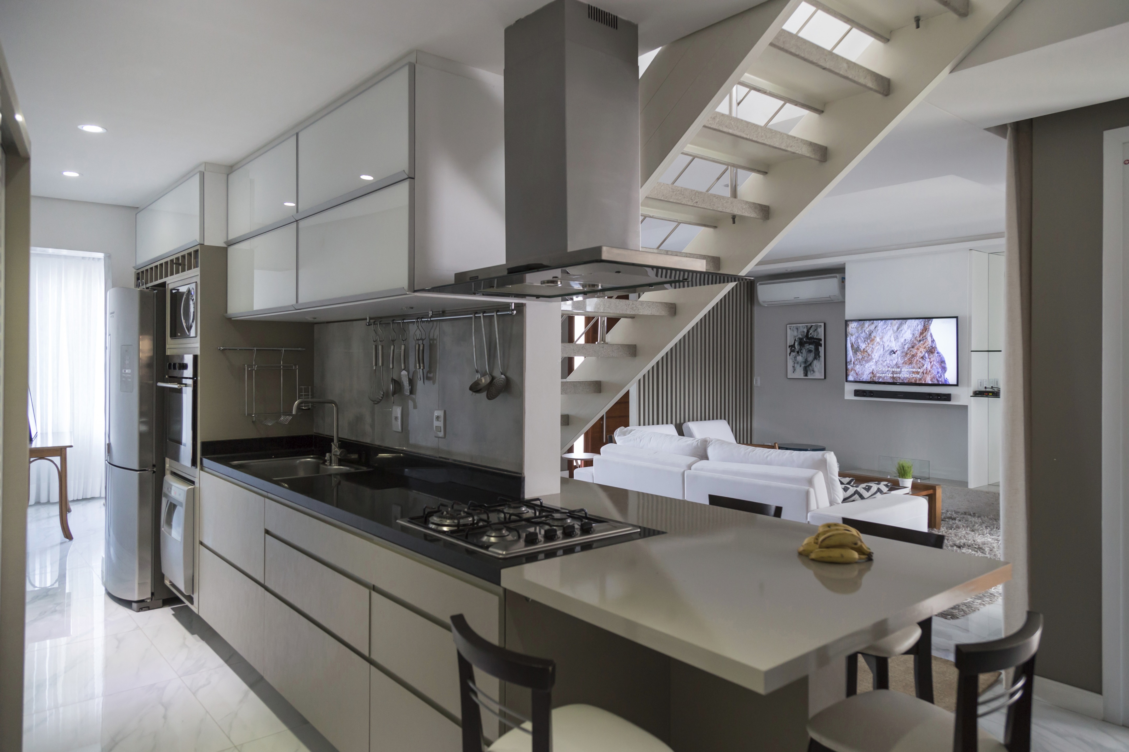 巴西现代简约别墅，自然与永恒的融合-36