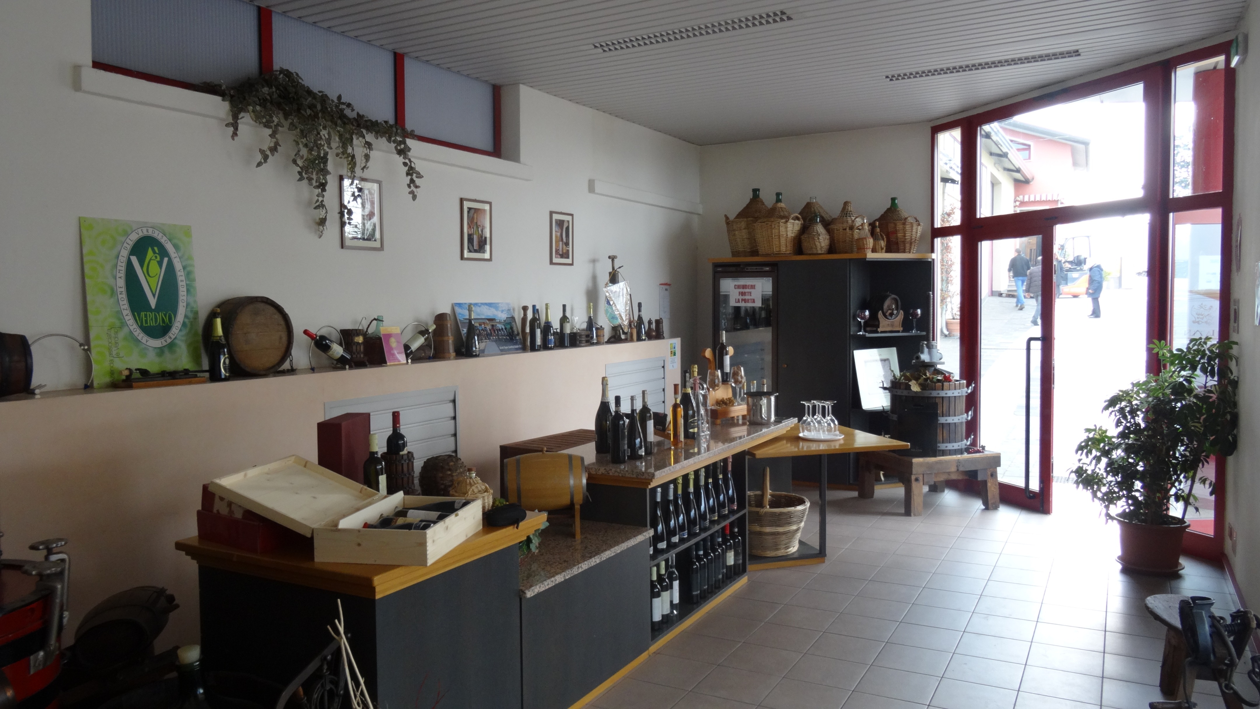 获奖酒庄打造品酒室，古董橡木诠释意大利风情-2