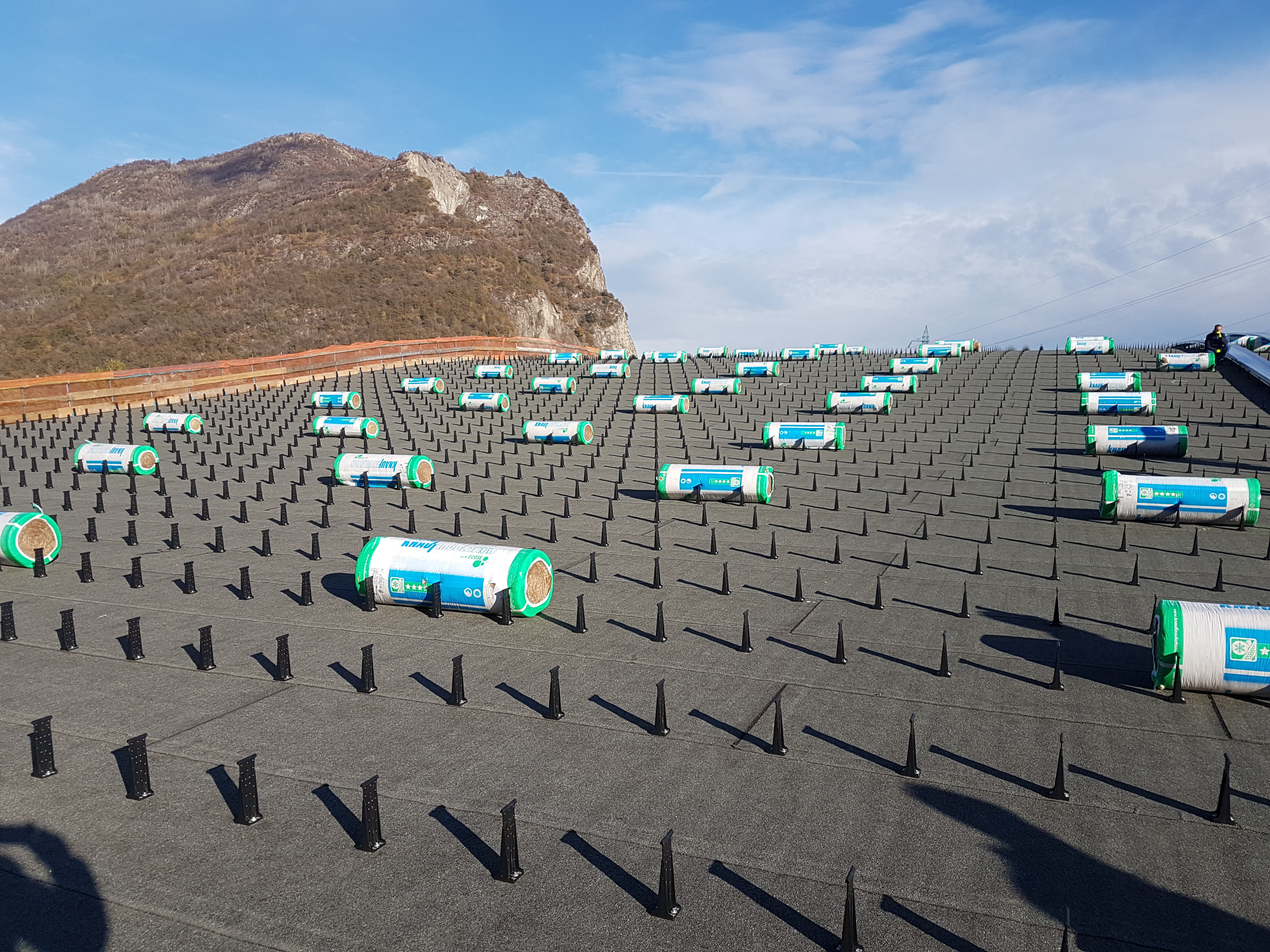 意大利 Gravellona Toce 多功能体育中心——创新金属顶棚设计-4