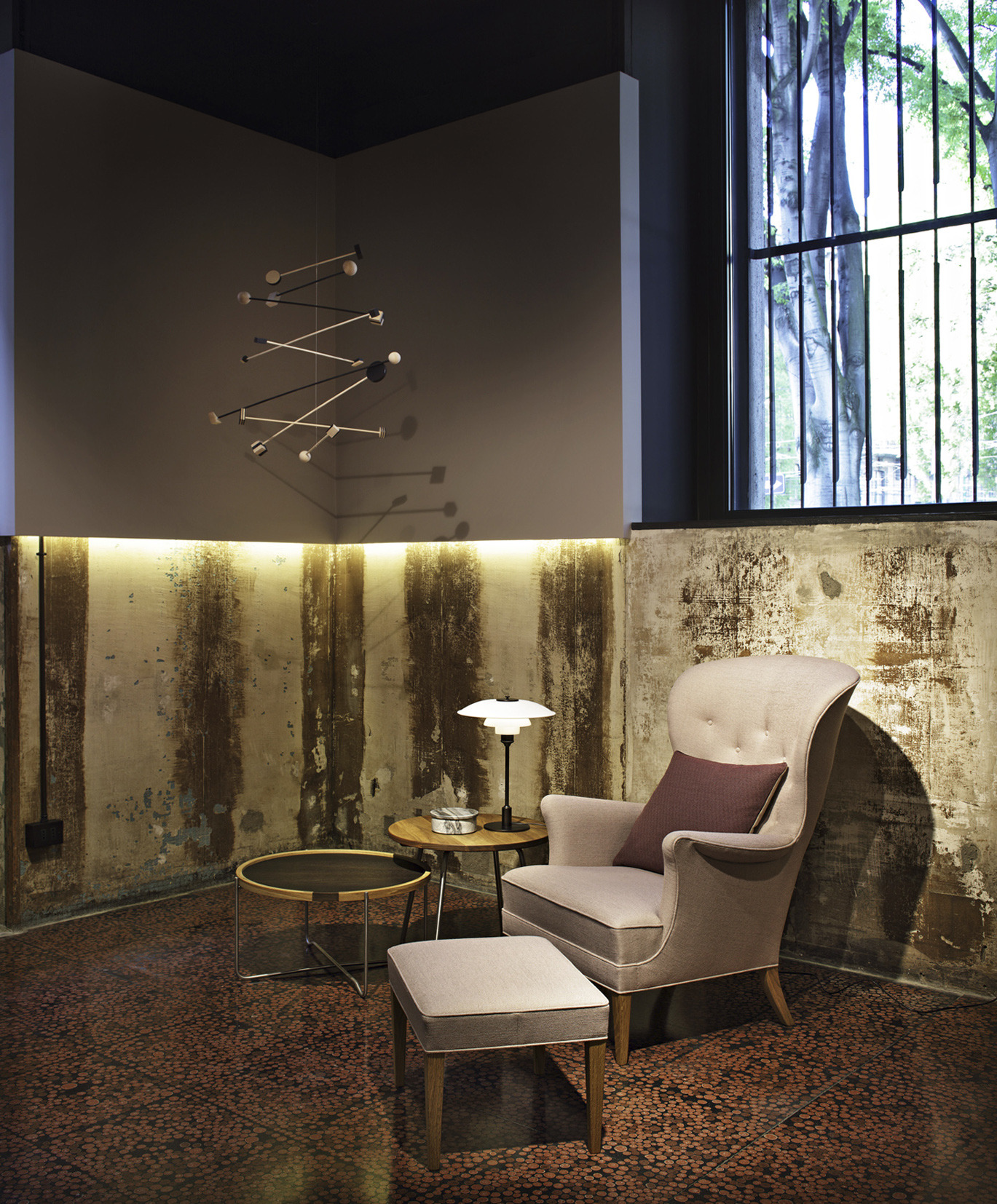 意大利首个 Carl Hansen & Søn 展示厅，简约北欧风遇见历史米兰空间-10