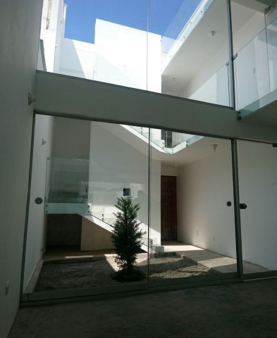 三面宽 3.7 米的空间魔法 | San Isidro 家庭住宅-7