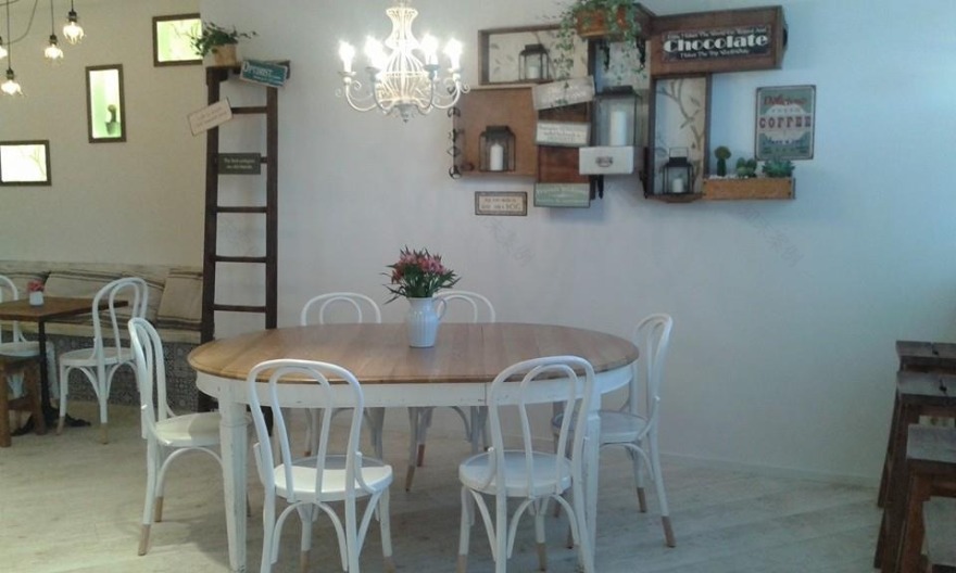 2014 年完成的普罗旺斯风格酒吧设计-7