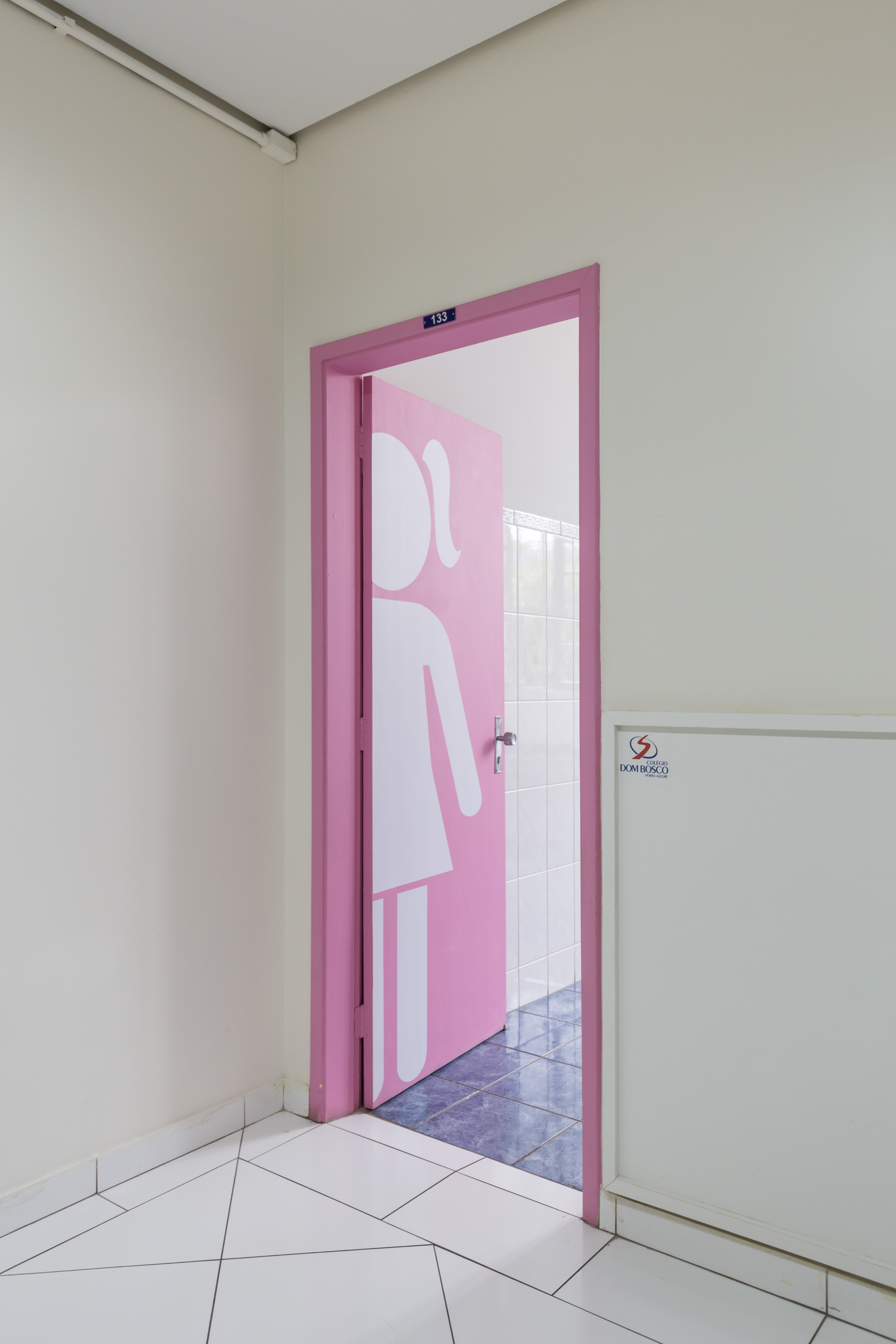 巴西幼儿园色彩斑斓的空间设计-2