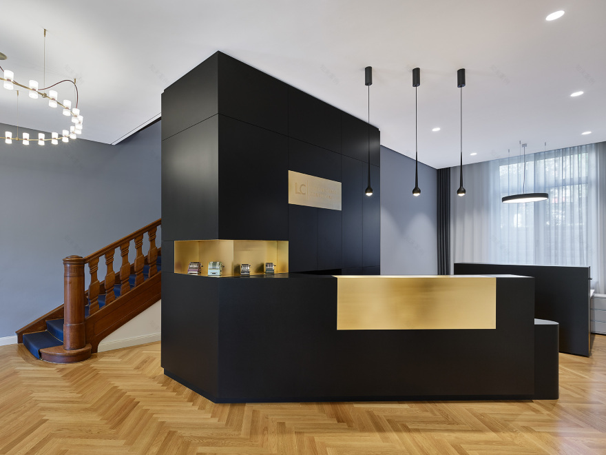 历史与现代交融的办公空间设计-0