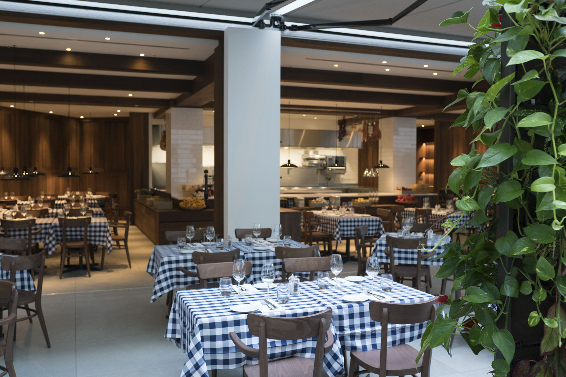 2017 年完成的 Hotel Estrel Portofino 餐厅室内设计-13