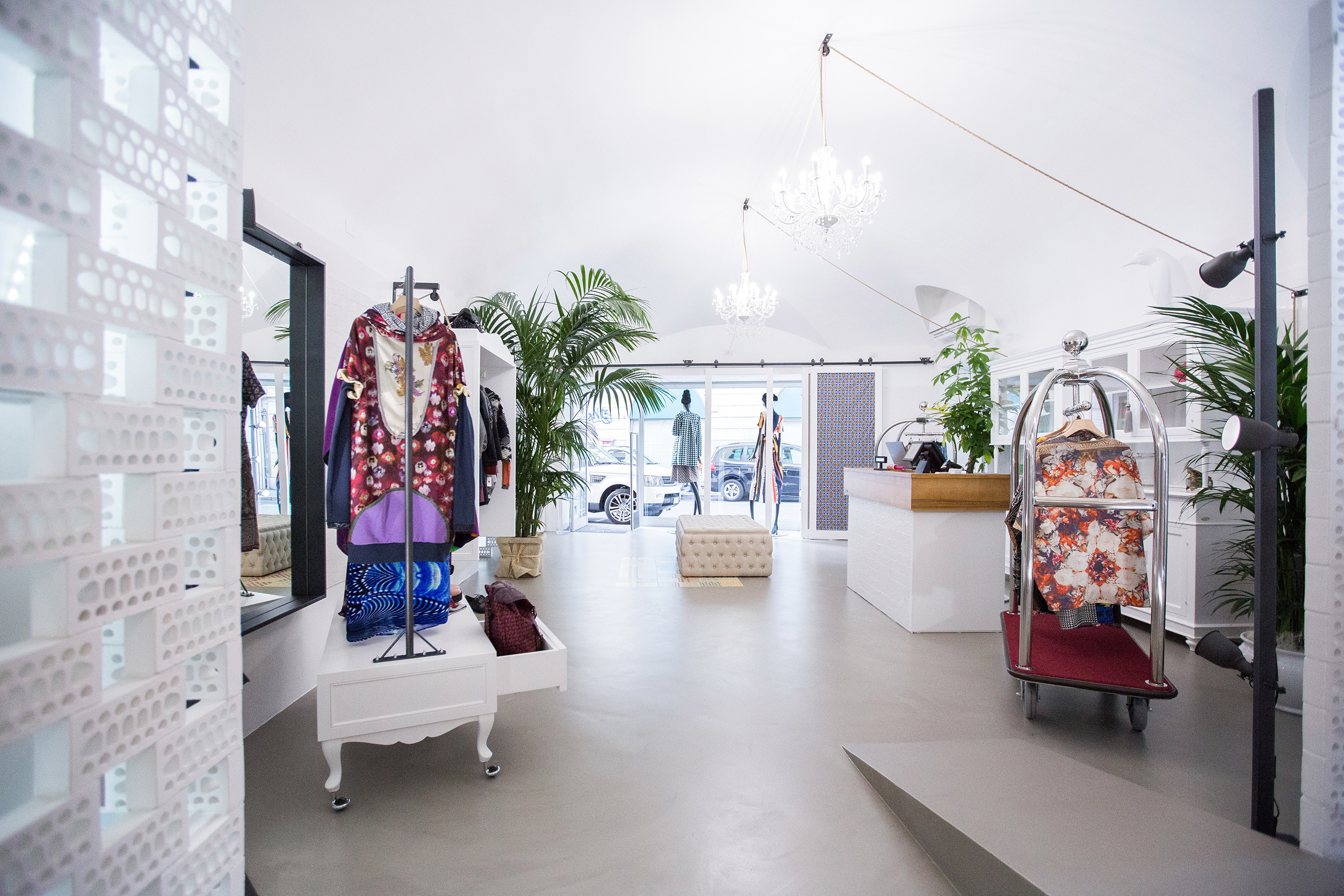 灵活创意的意大利零售空间设计-15