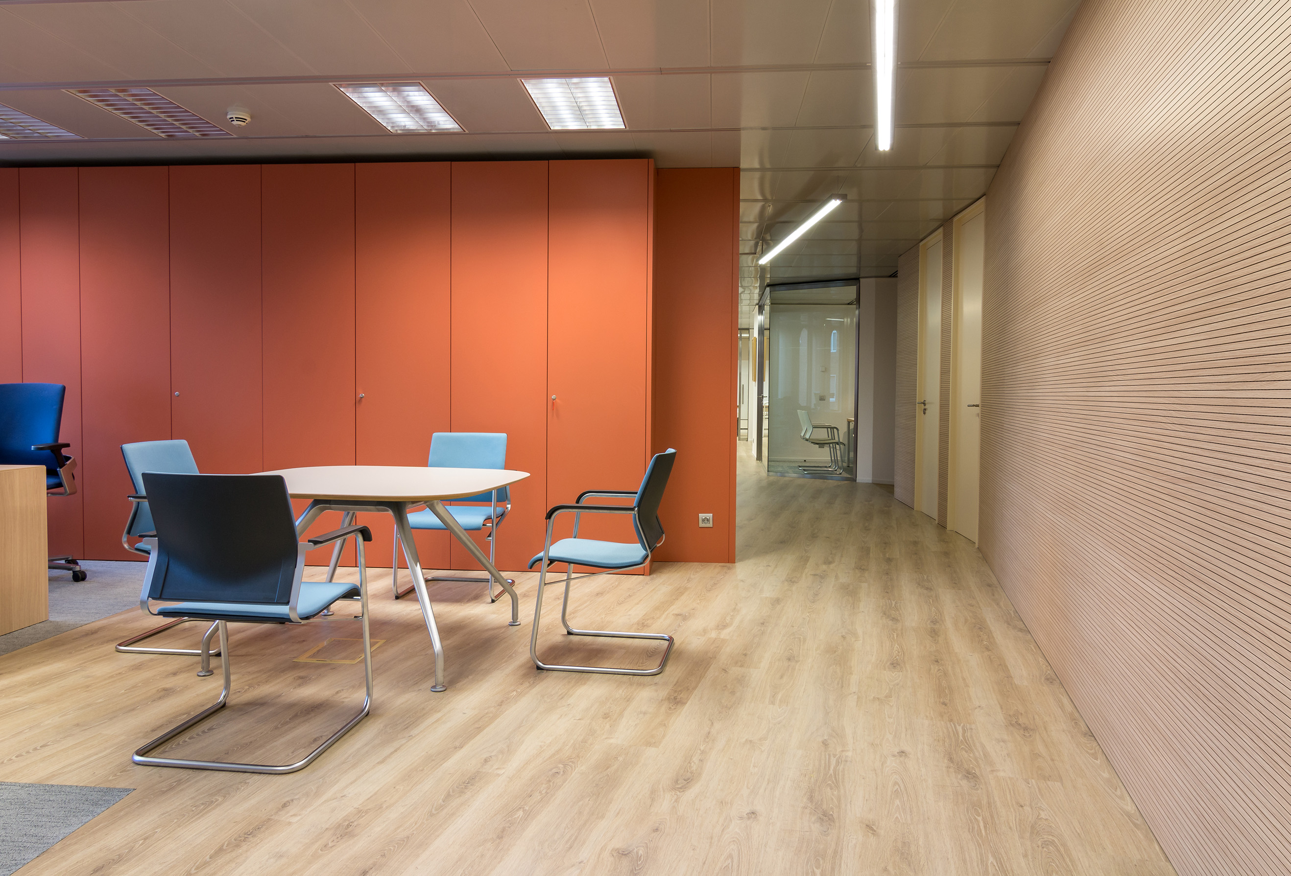 Ramseyer Waisman 建筑事务所打造 AXIARE 总部空间-7