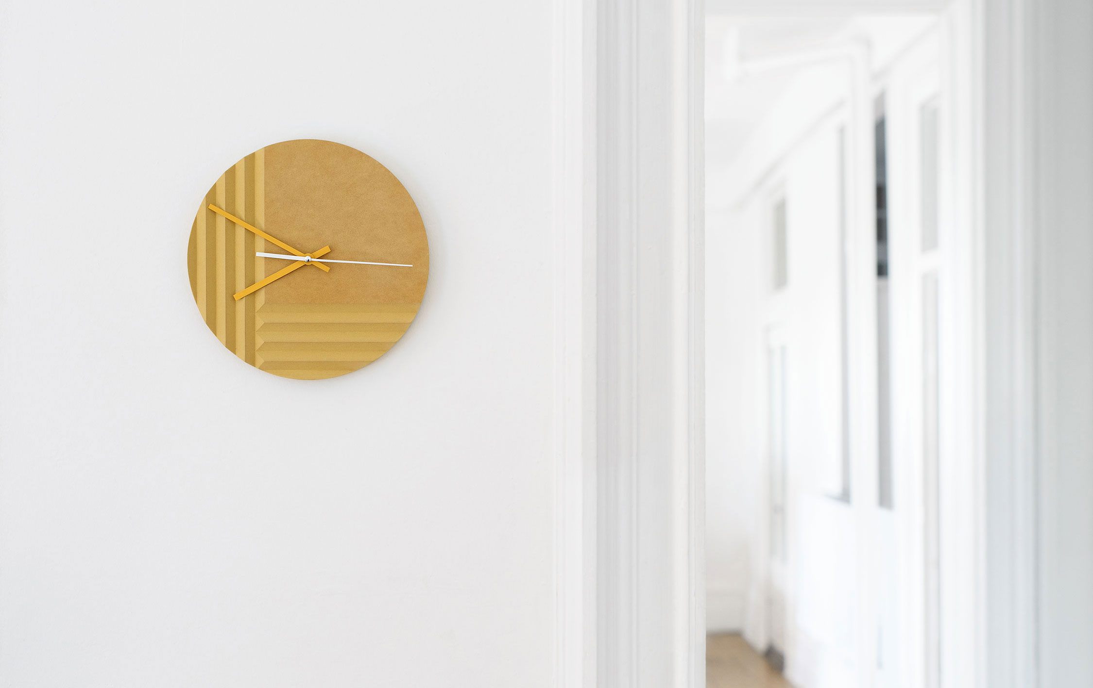 蒙特利尔设计者打造独特 Groove Wall Clocks-7