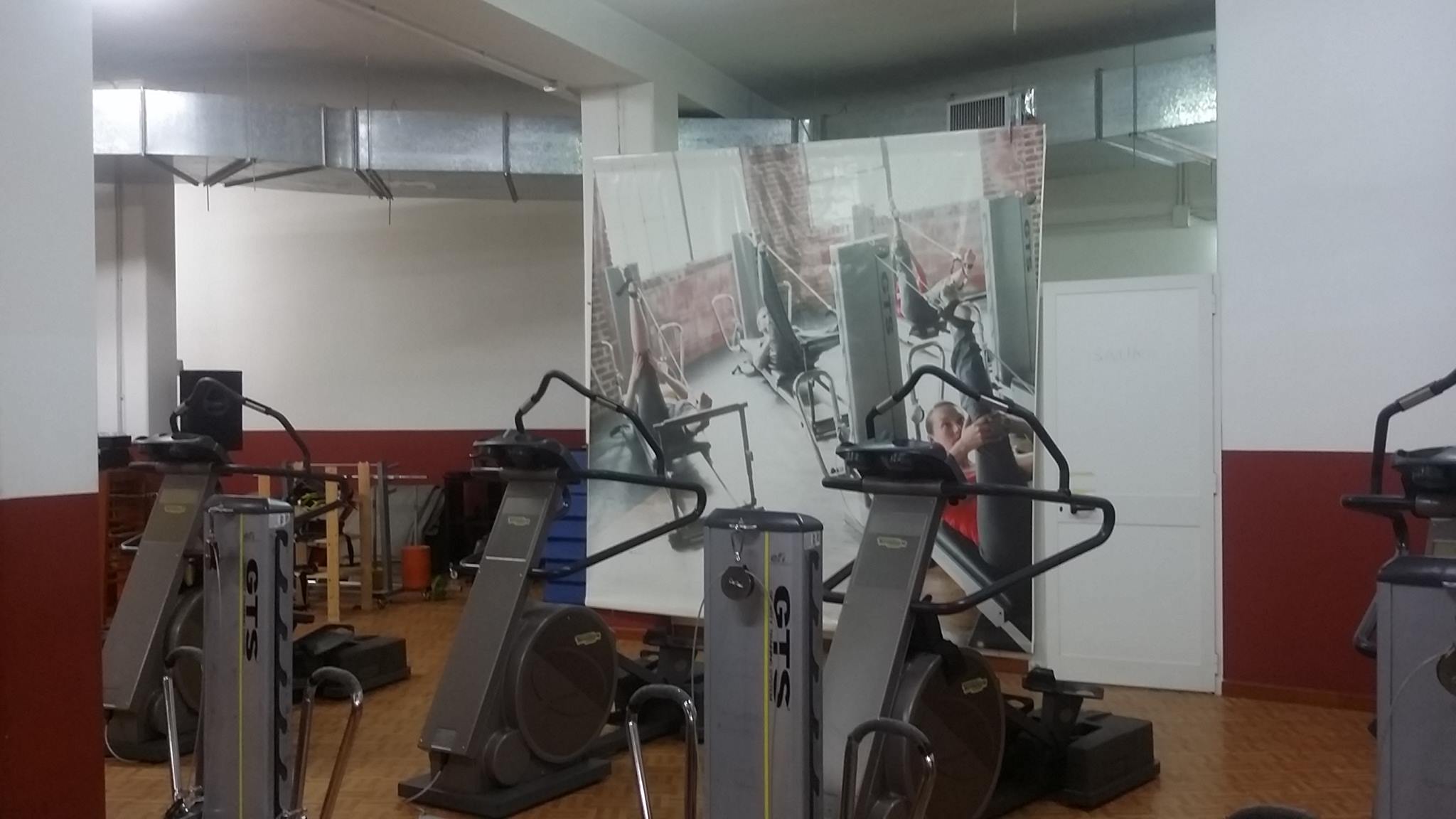 定制健身中心 | 钢木交织的活力空间-2