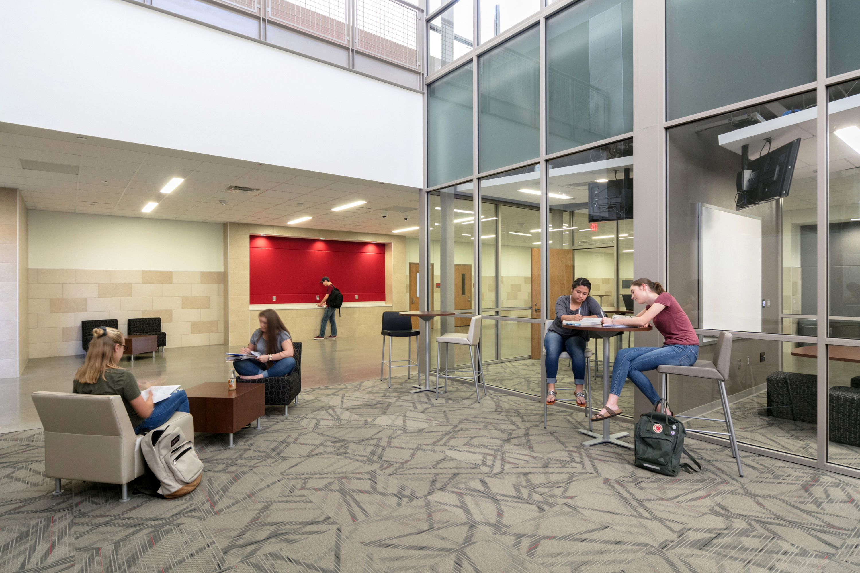 雷·布拉斯韦尔高中-0