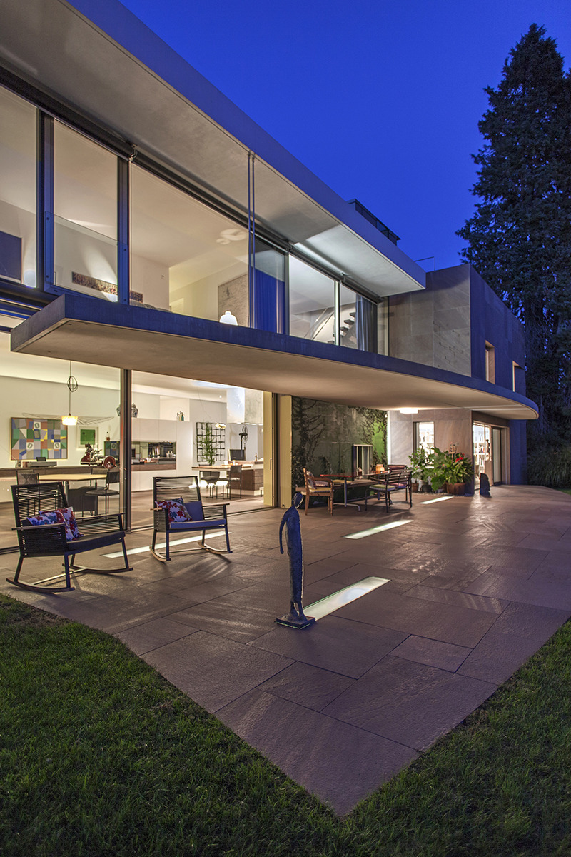 意大利马焦雷湖畔的翻新单家庭住宅-30