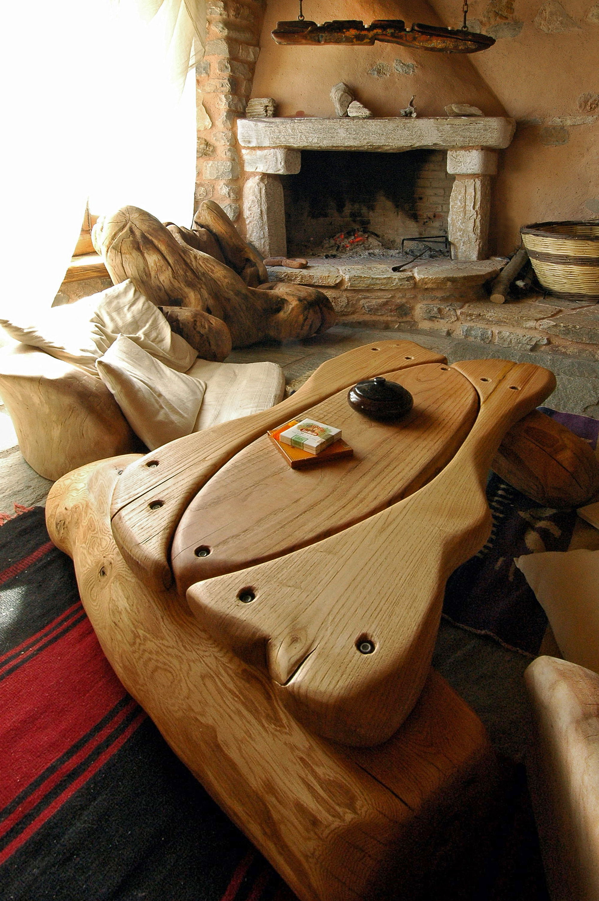 Pelion 山间混凝土石屋，融入自然的简约生活-38