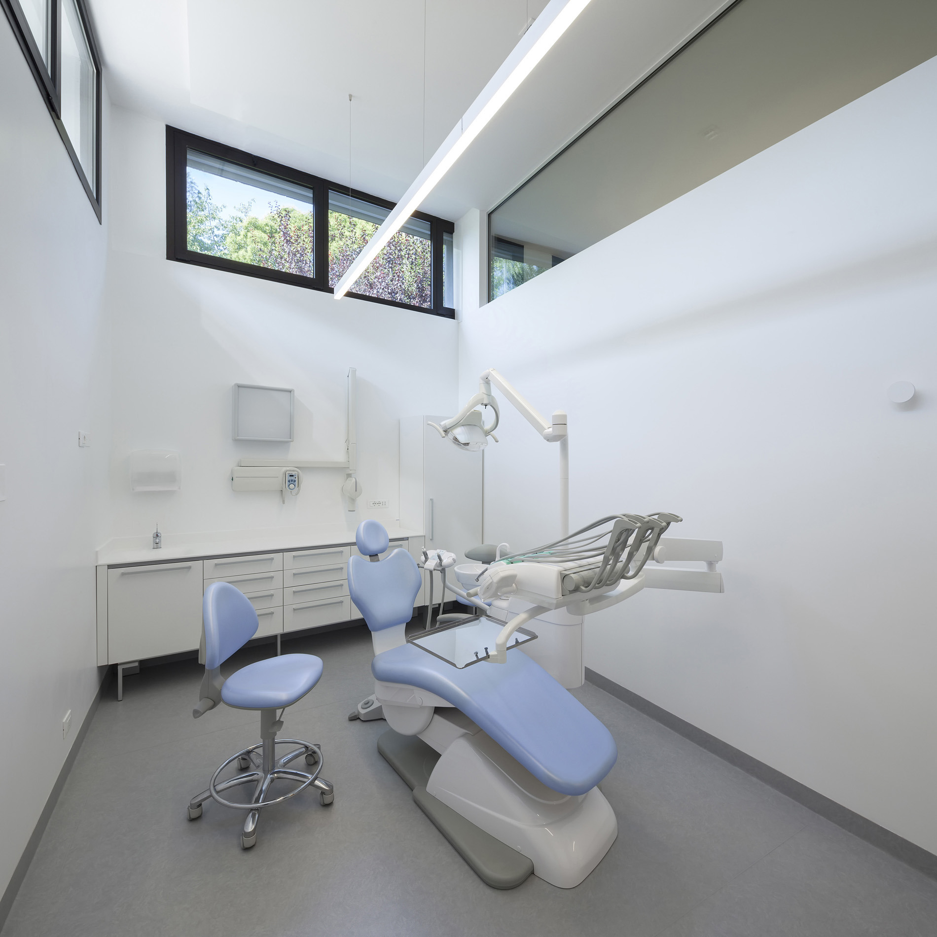 Cantarella 牙科诊所 | 自然光与色彩的巧妙运用-10