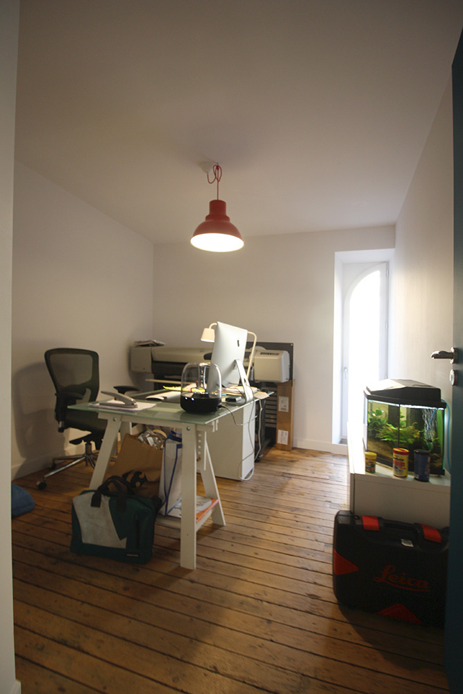 2017 年改造完成的古旧车库住宅-9