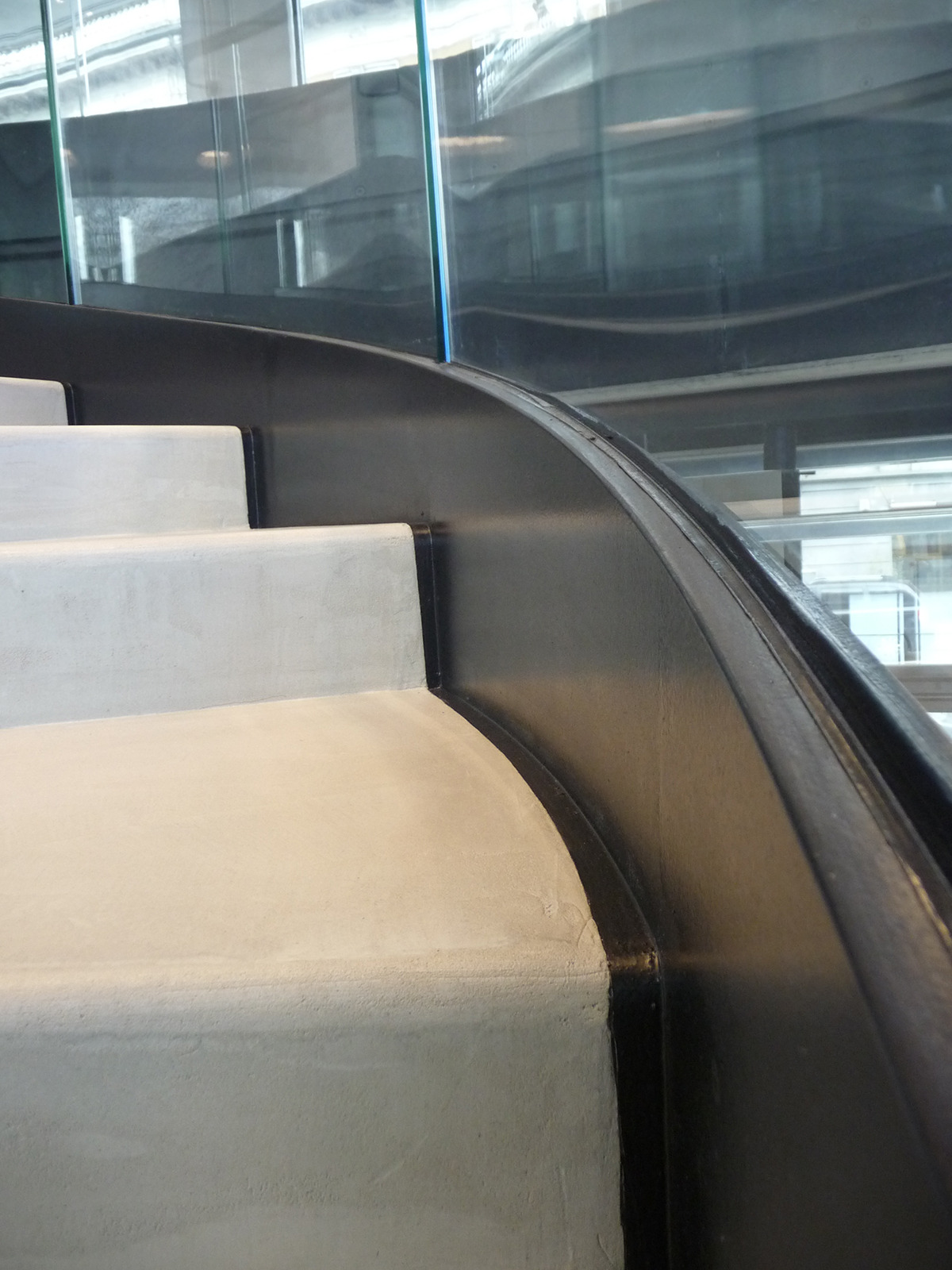 微软米兰新总部螺旋楼梯设计-7