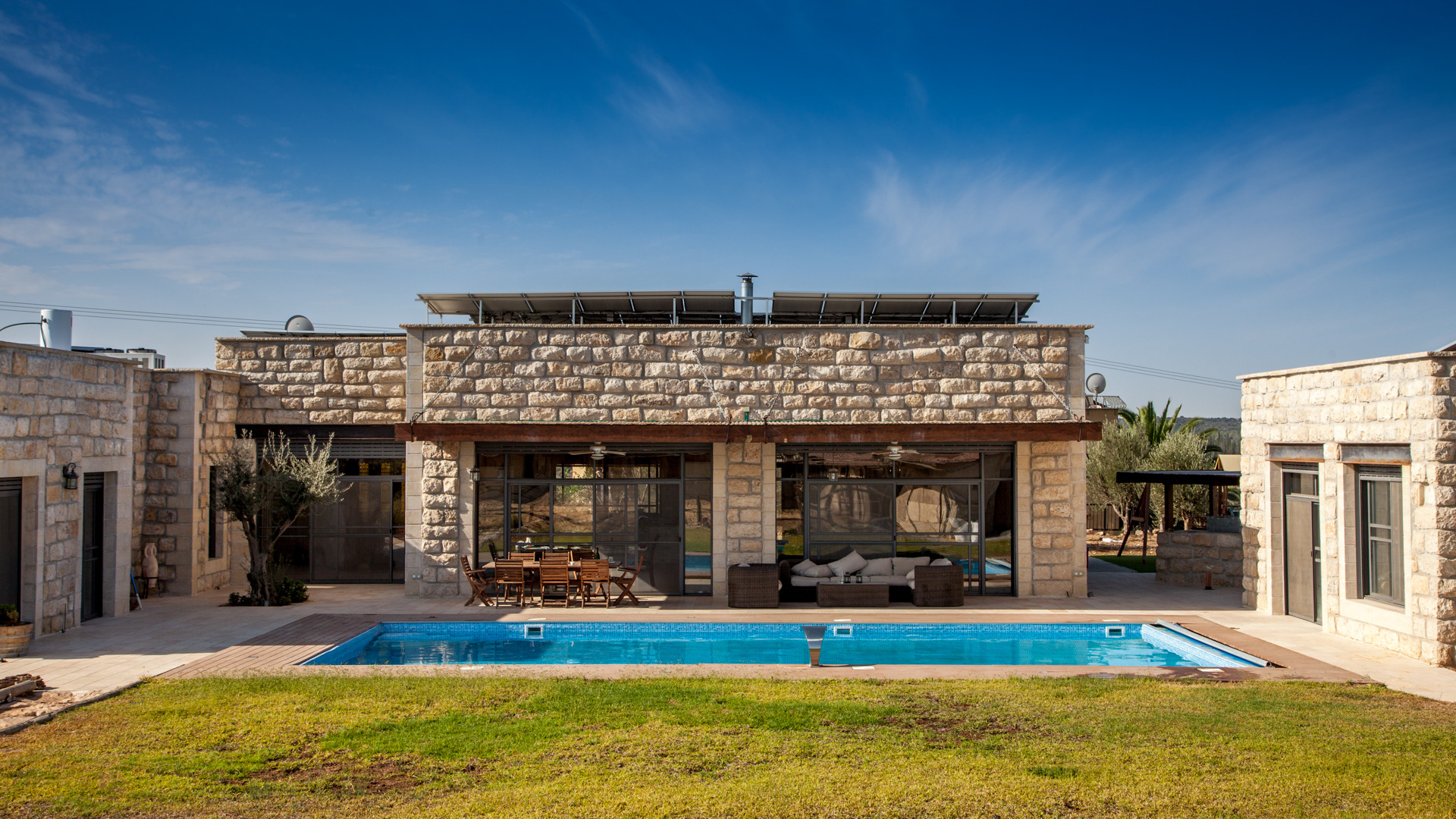 2014 年完工的艾拉谷屋 | 定制家具与照明设计的完美融合-2