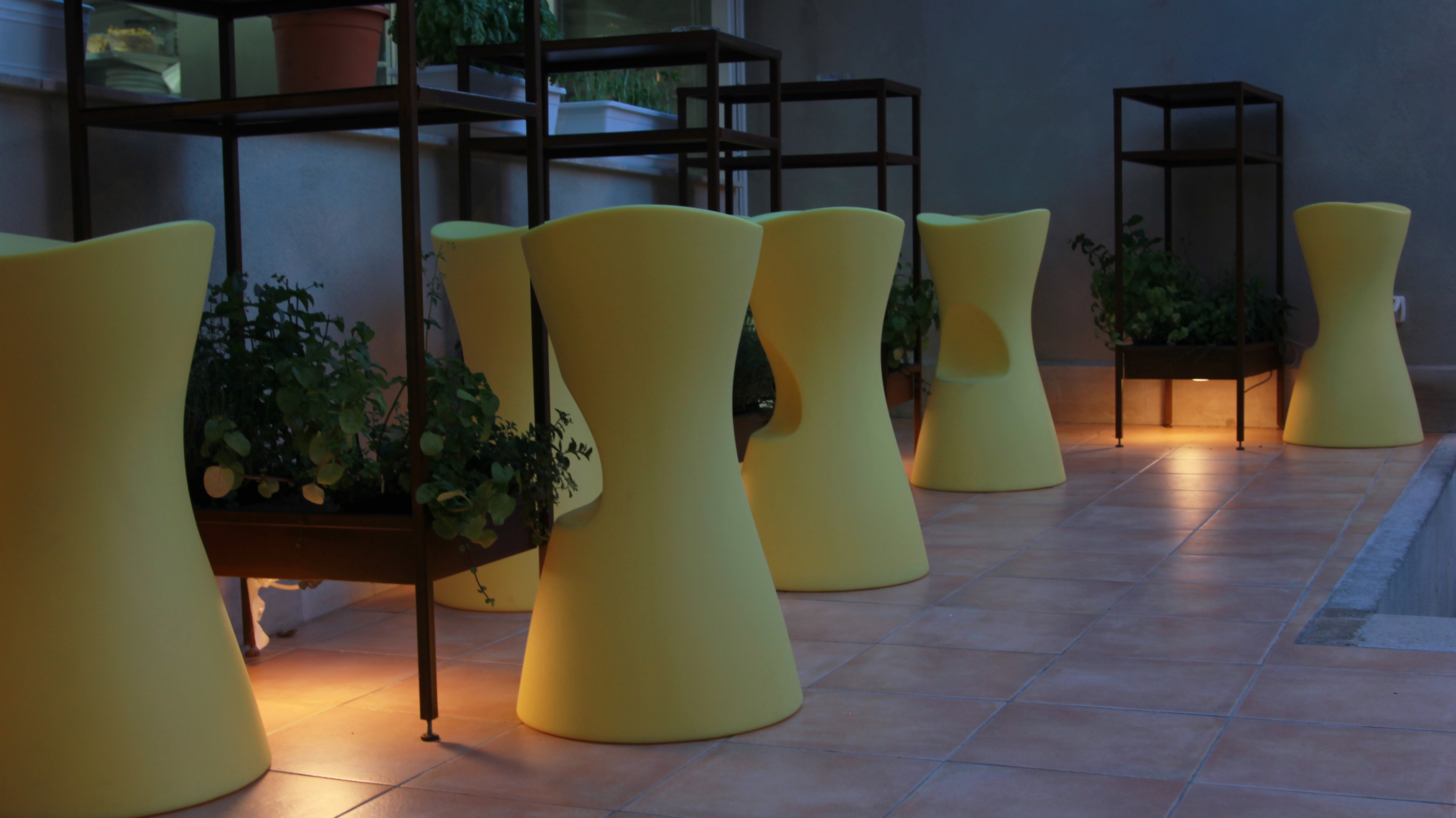 绿意盎然的城市花园——"Verde Matematico"餐厅设计-16