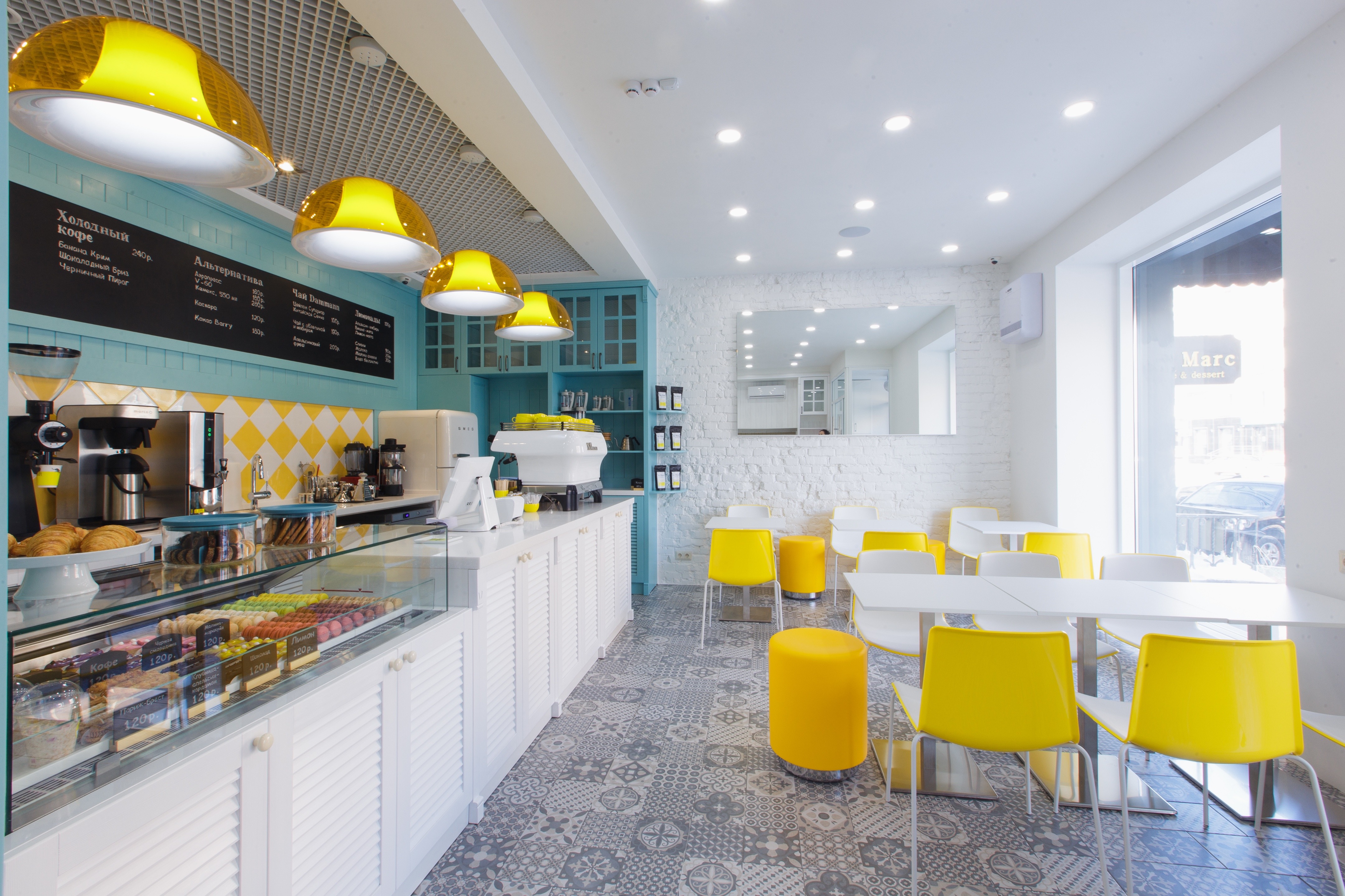 温馨简约,Omsk 城市中心的"Le Marc"咖啡厅-5