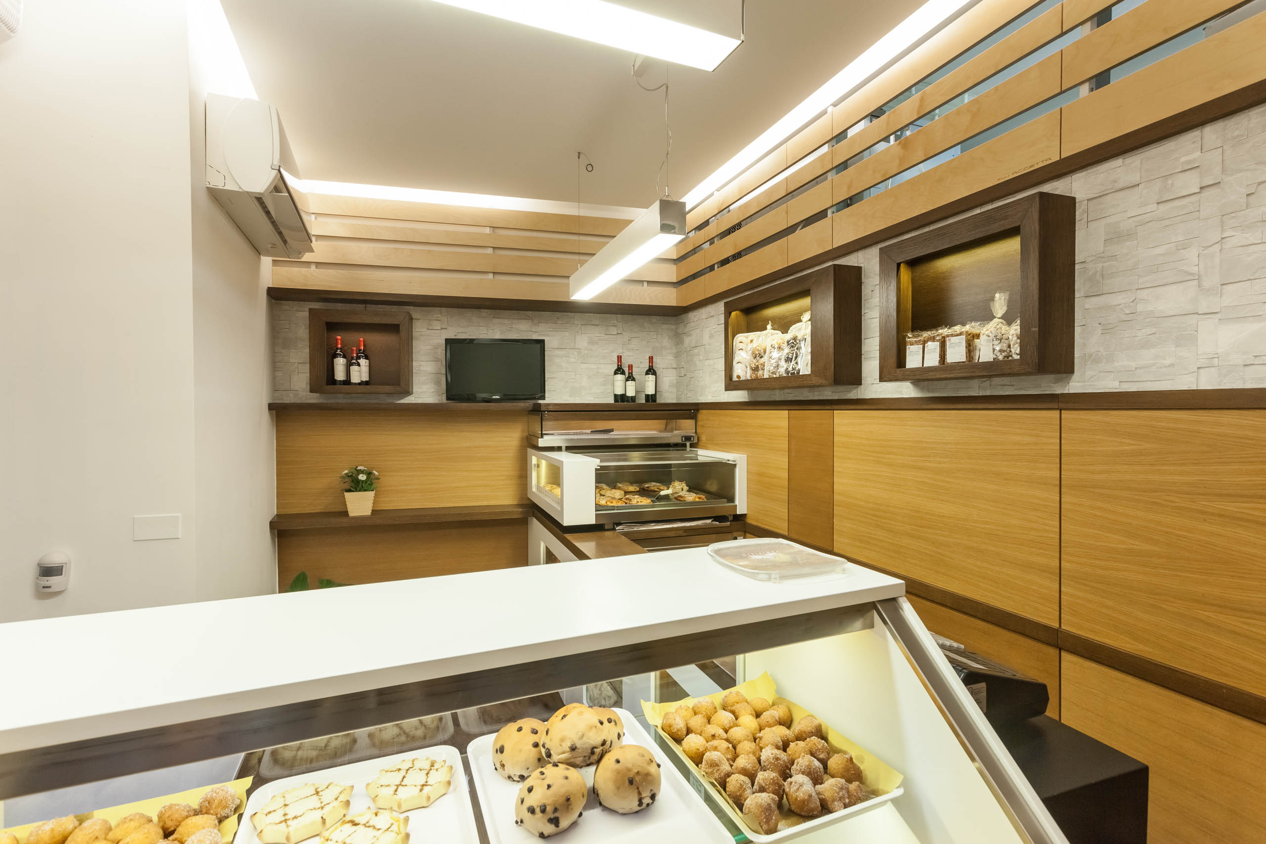 历史古城中的现代面包店-9