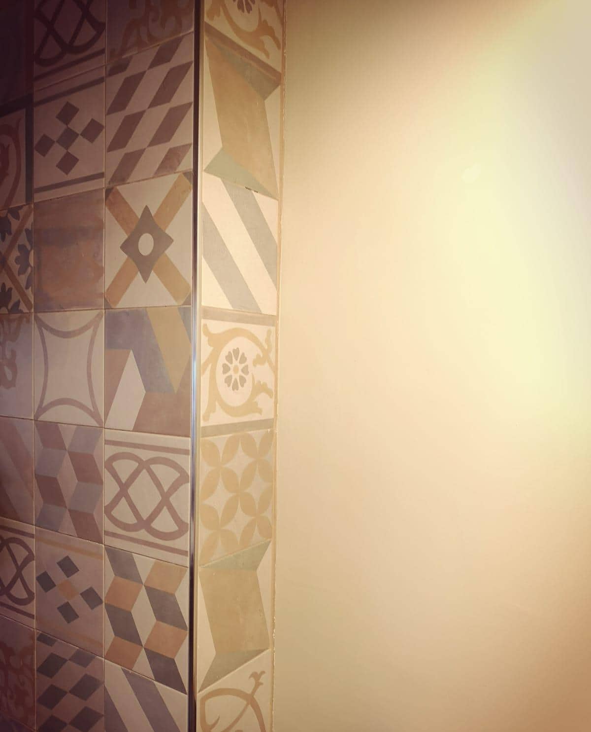 年轻时尚酒吧,打造愉悦就餐氛围-6