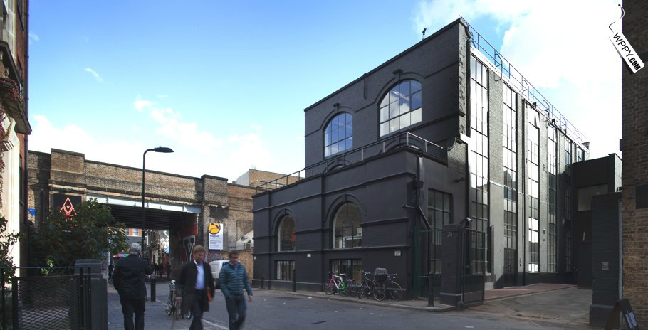 英国伦敦的黑白建筑办公楼-0