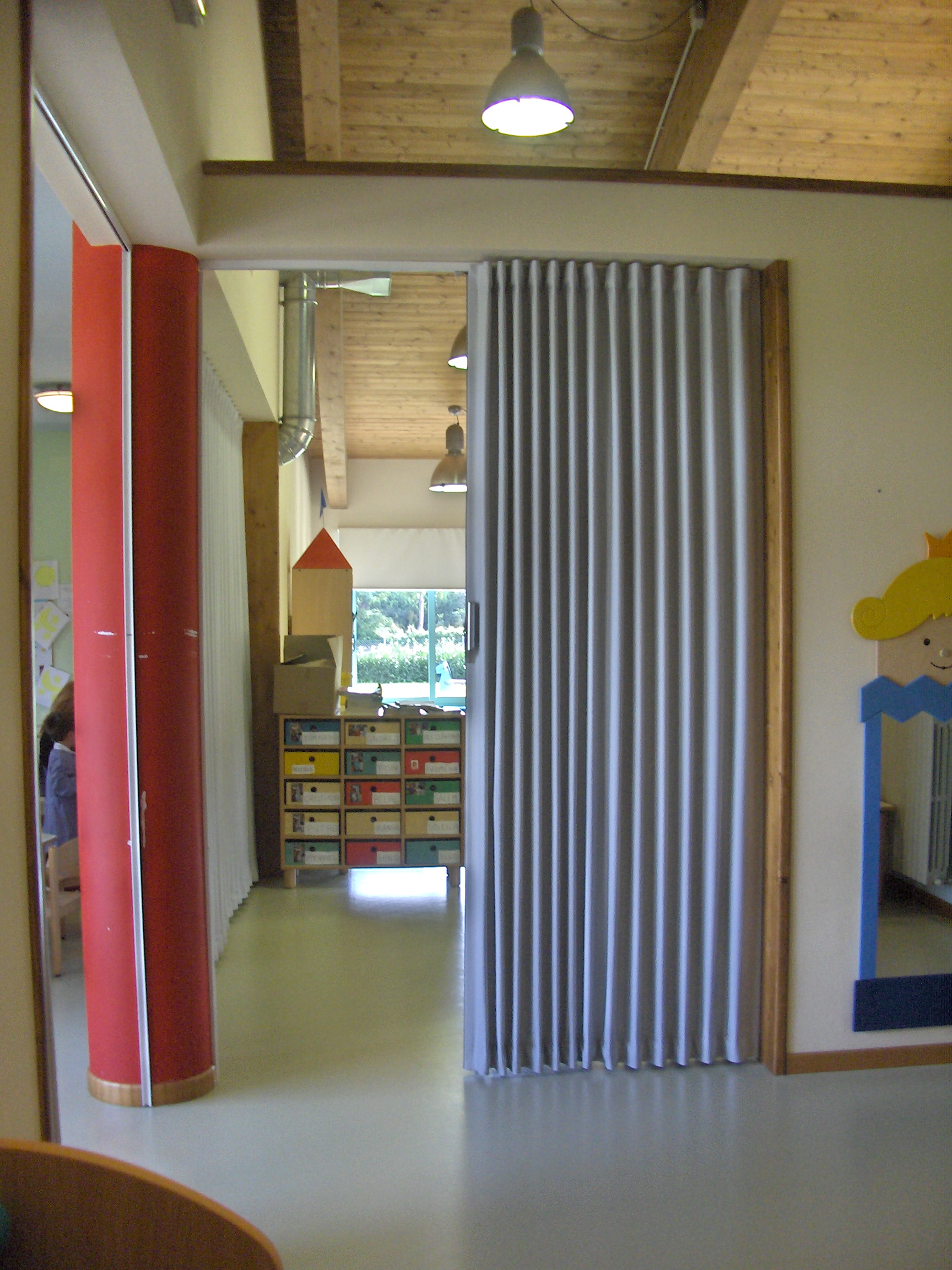 校园防火抗菌分隔神器 · 折叠门应用实例-1